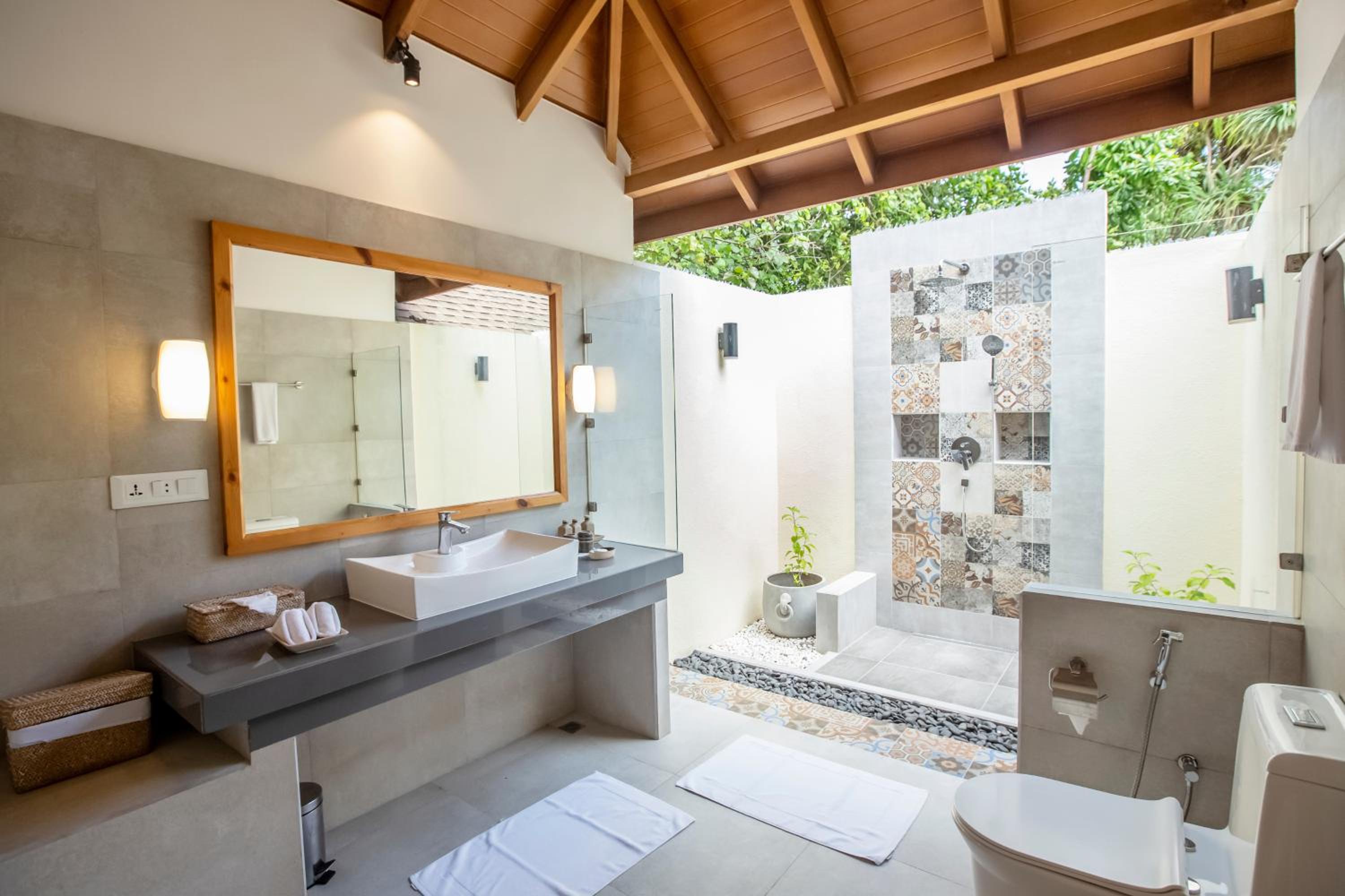Jacuzzi Beach Villa
