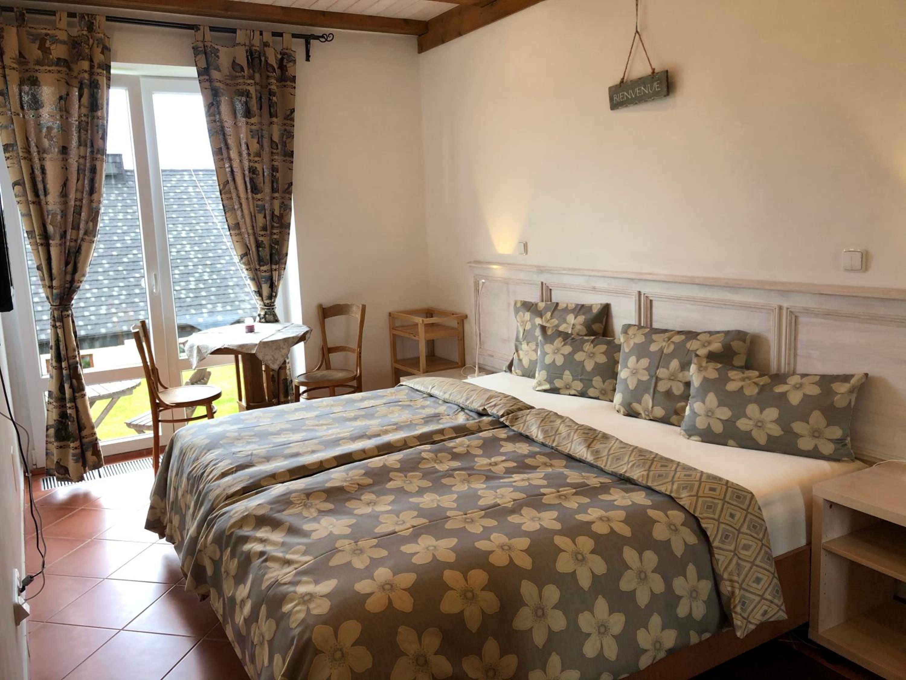 King Room With Kitchenette photo 2