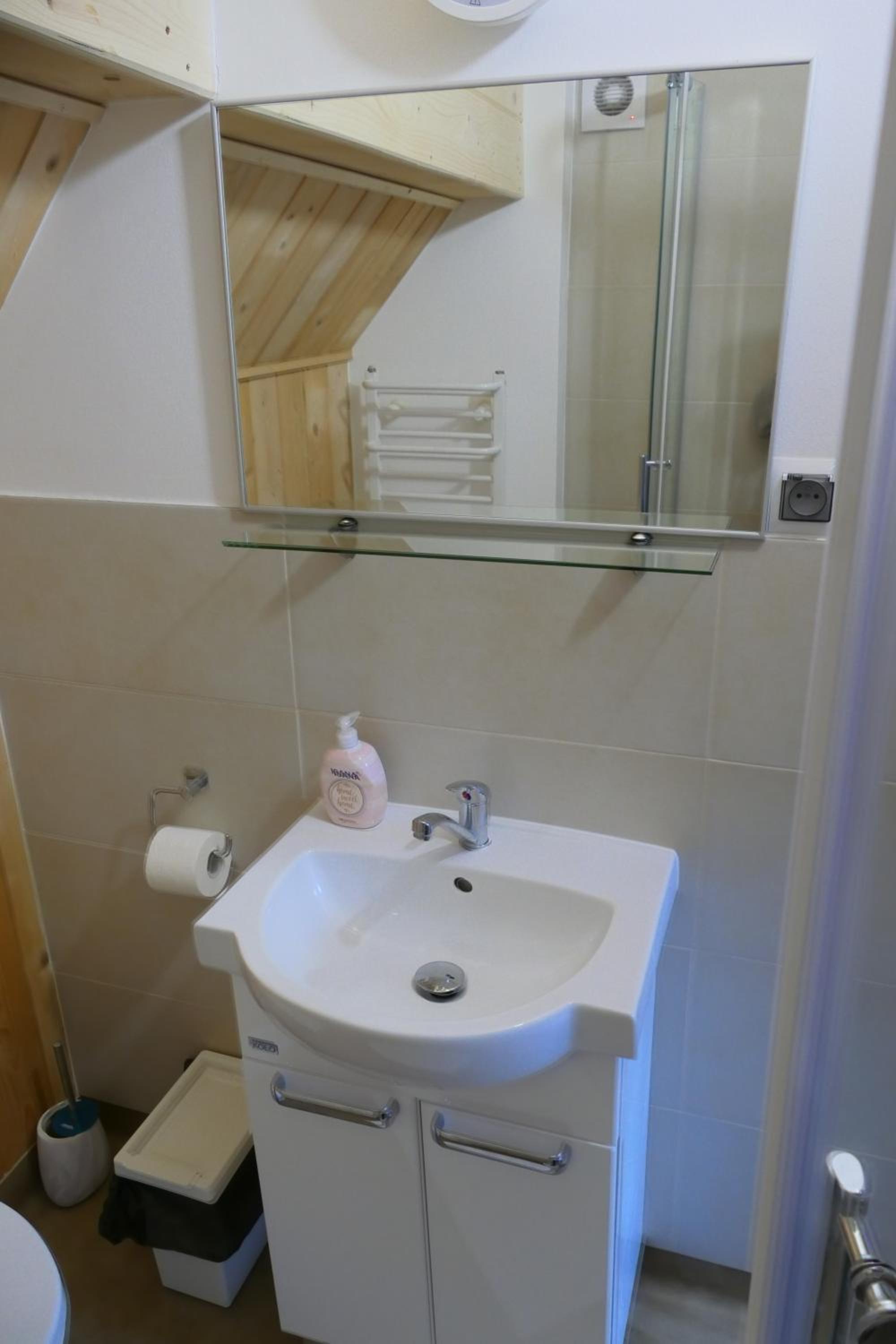 Double Room with Mountain View - Photo 9