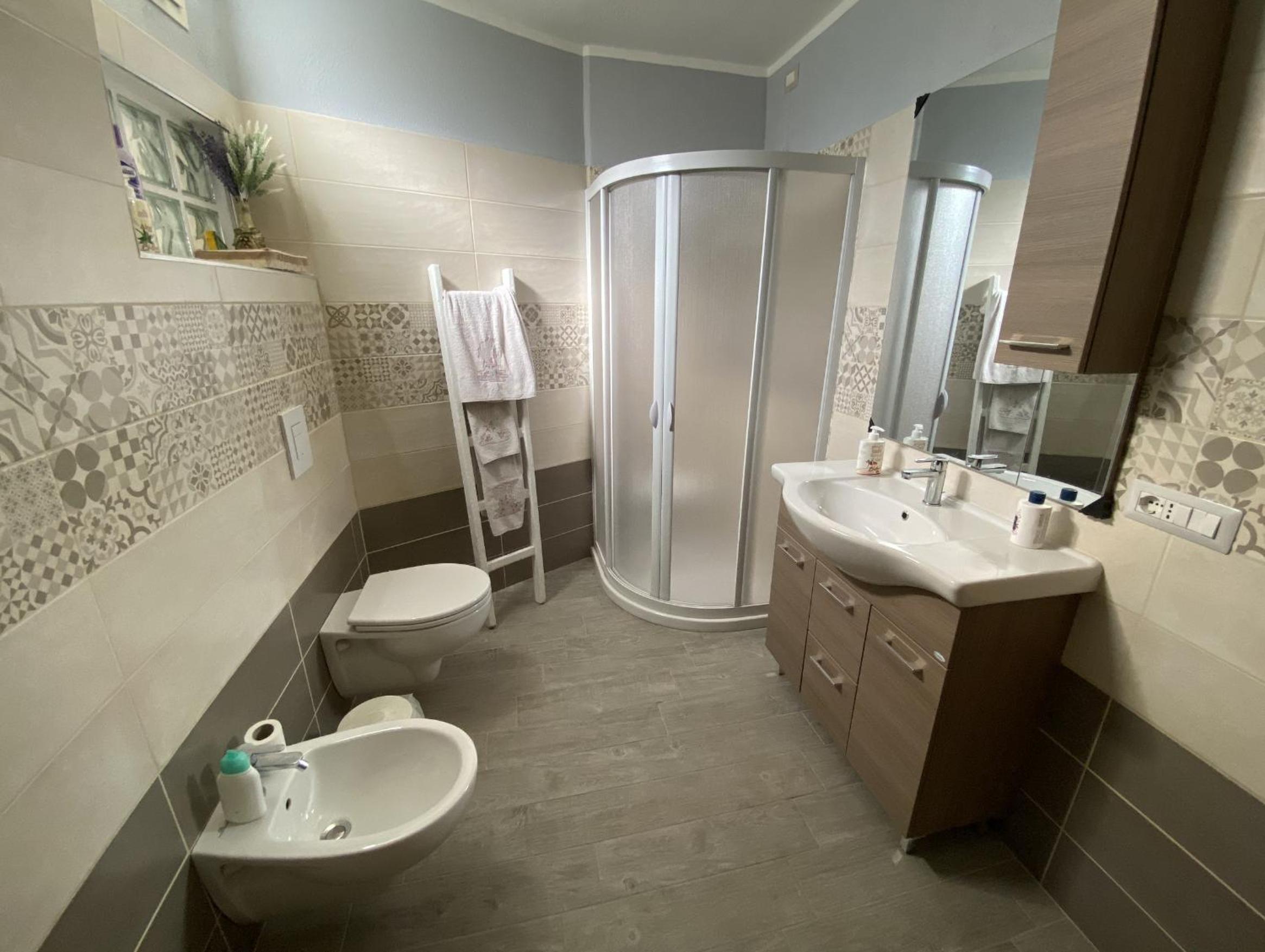 Twin Room - Photo 2