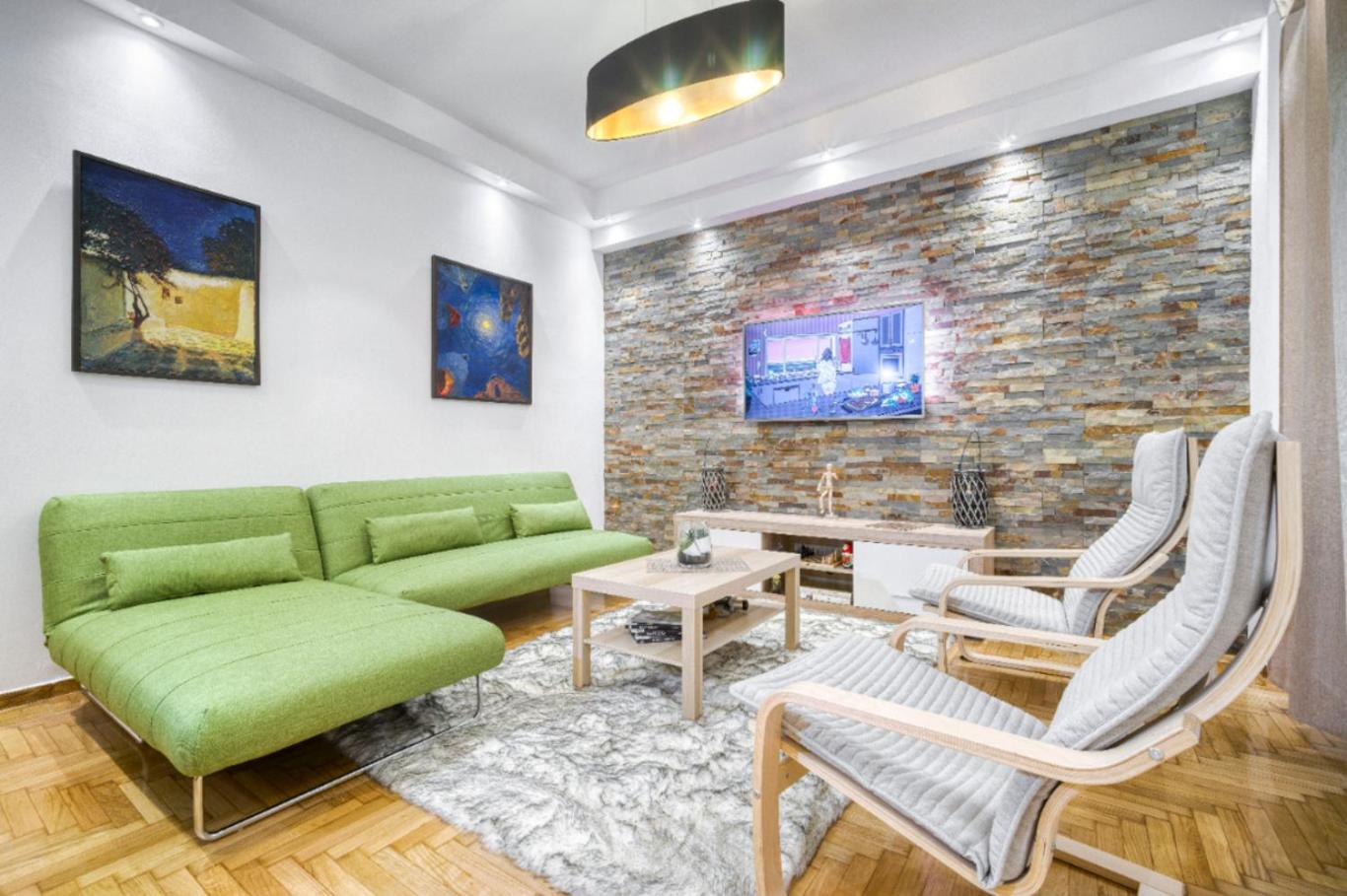 Deluxe Apartment