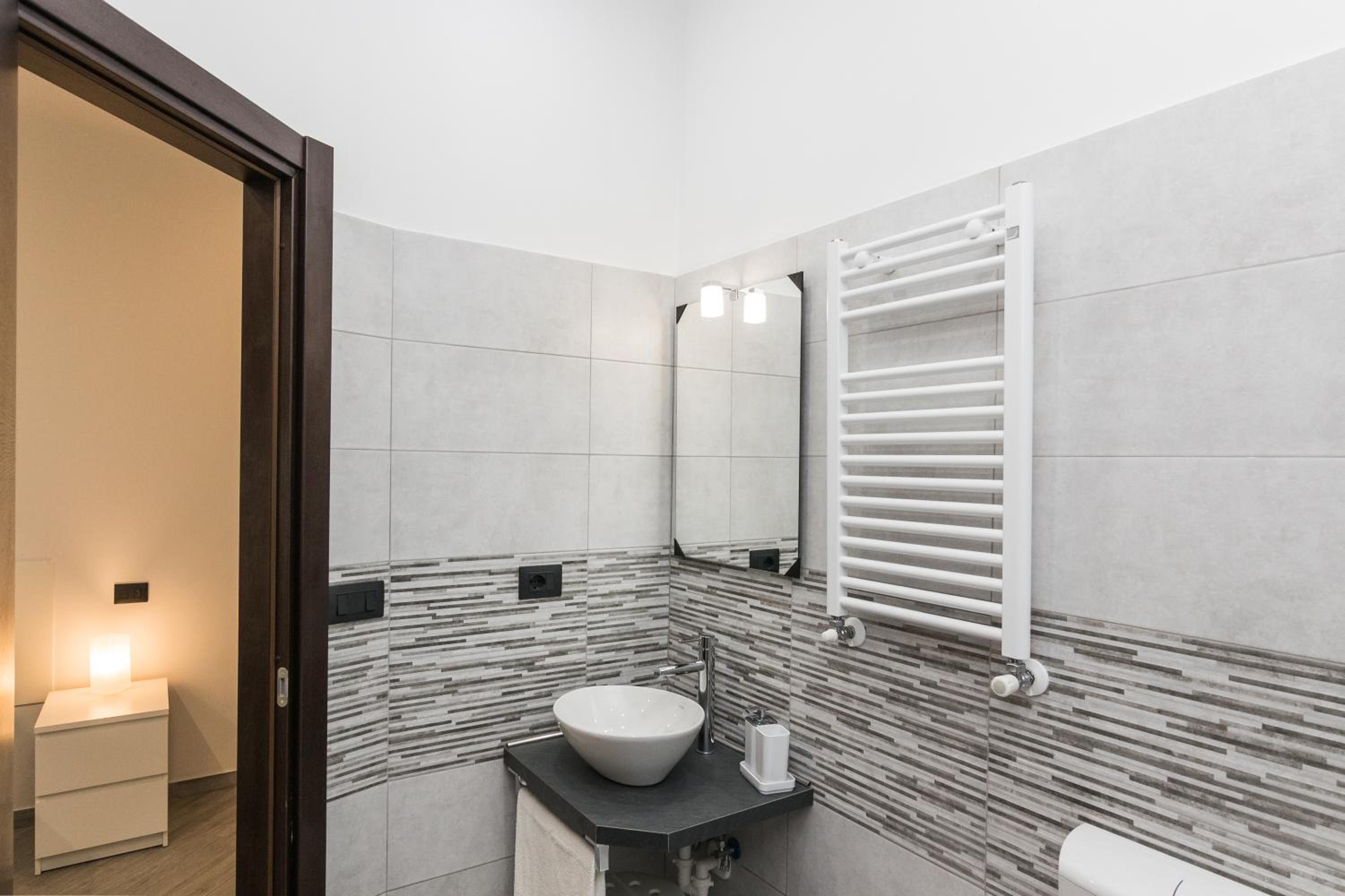 Double or Twin Room with Private Bathroom photo 2