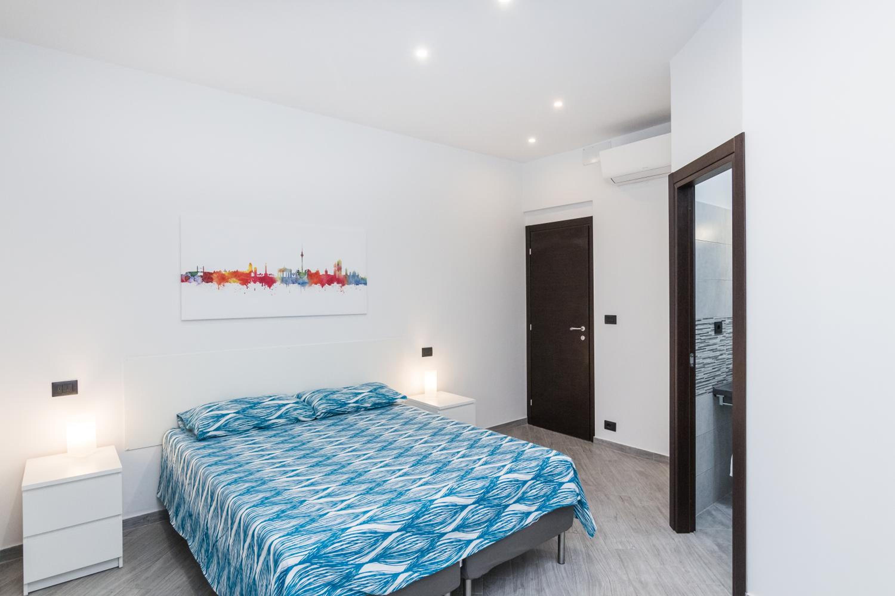 Double or Twin Room with Private Bathroom photo 3