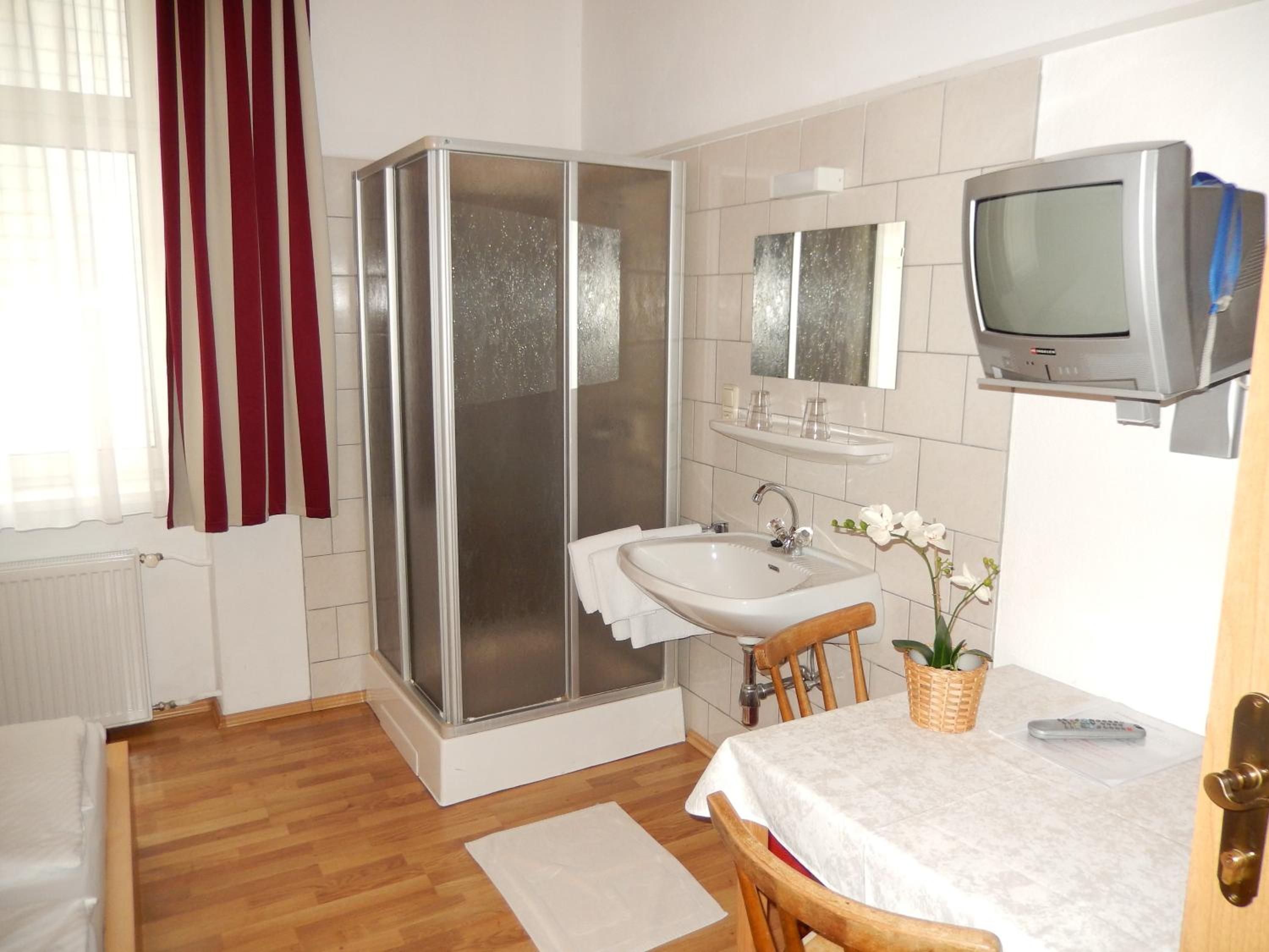 Twin Room with Shared Toilet