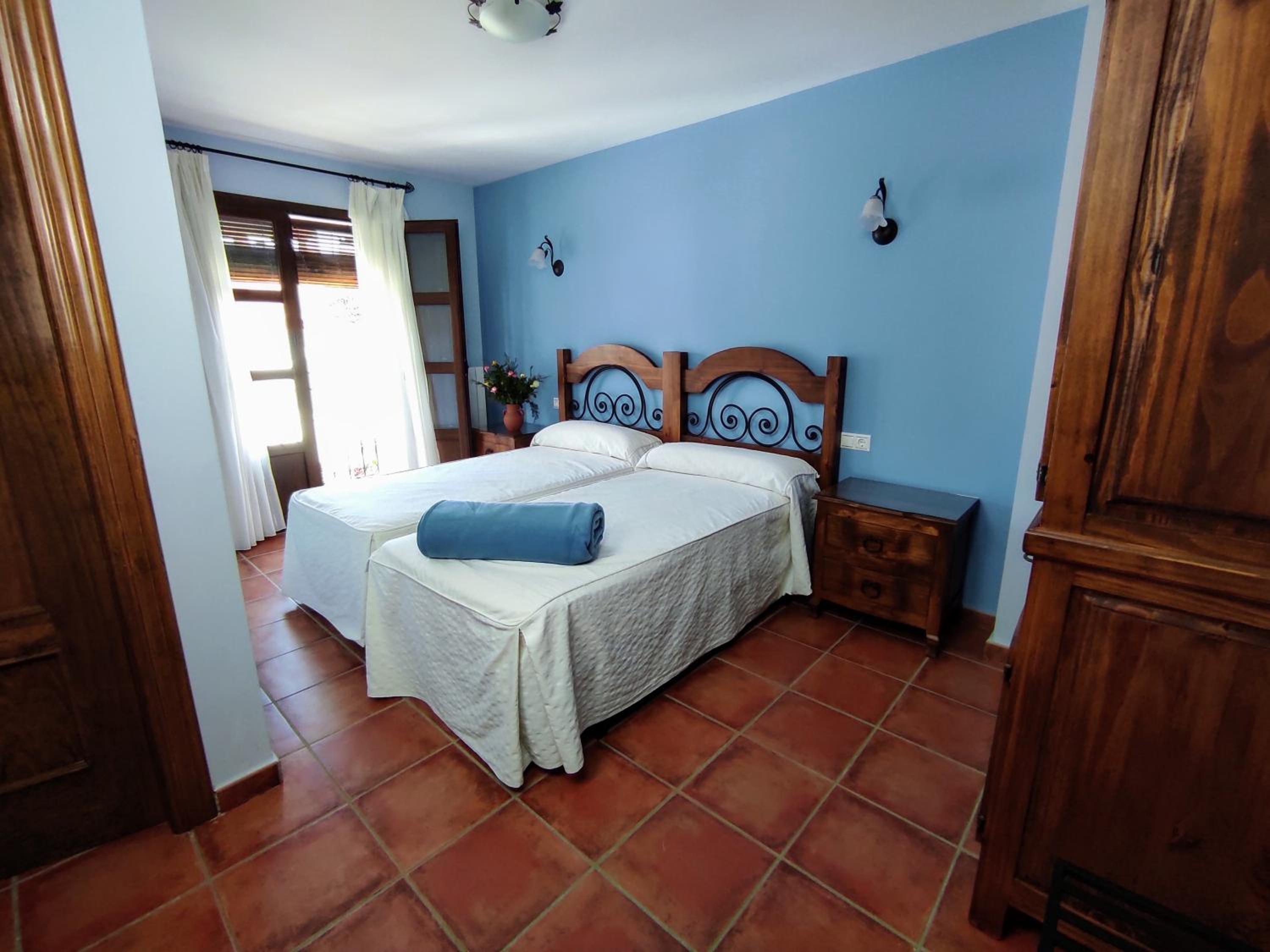 Three-Bedroom Apartment - Photo 11