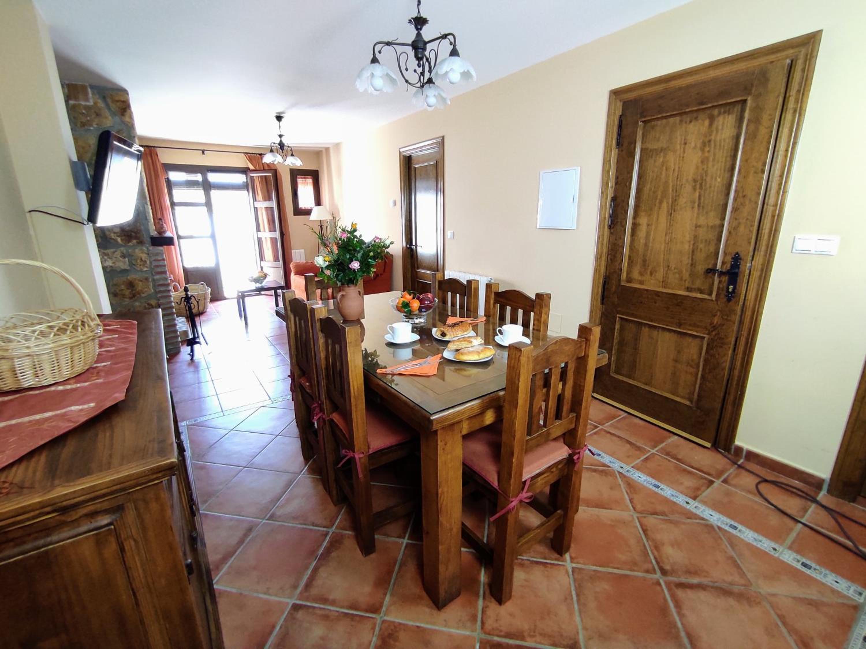 Three-Bedroom Apartment - Photo 9