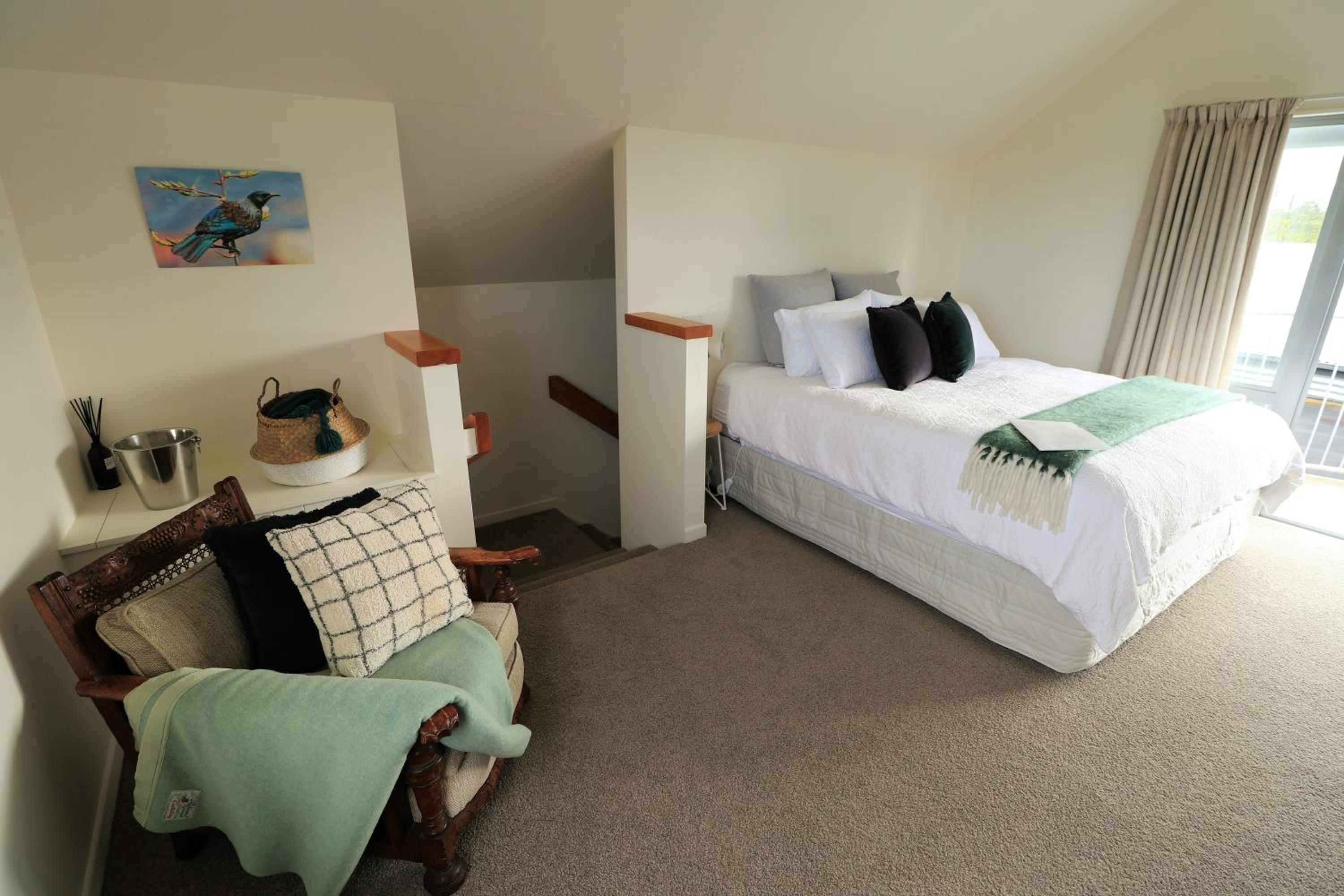 Deluxe Double Room (2 Adults + 1 Child) photo 3