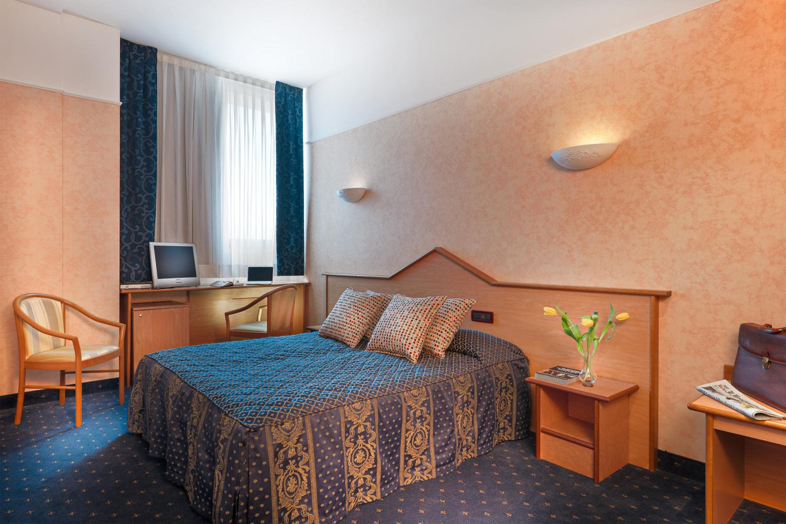 Double or Twin Room - Photo 1