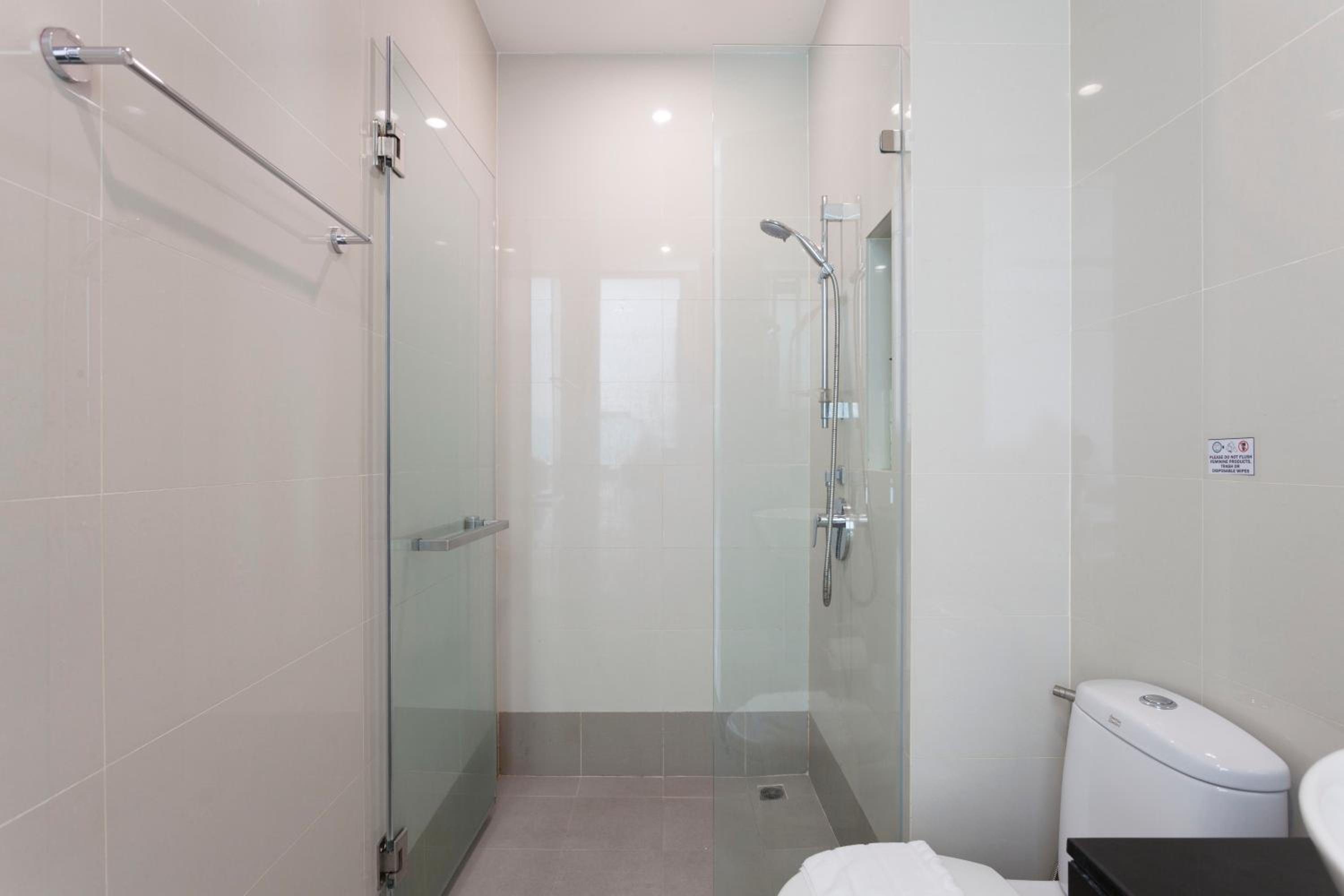 One-Bedroom Apartment - Photo 11