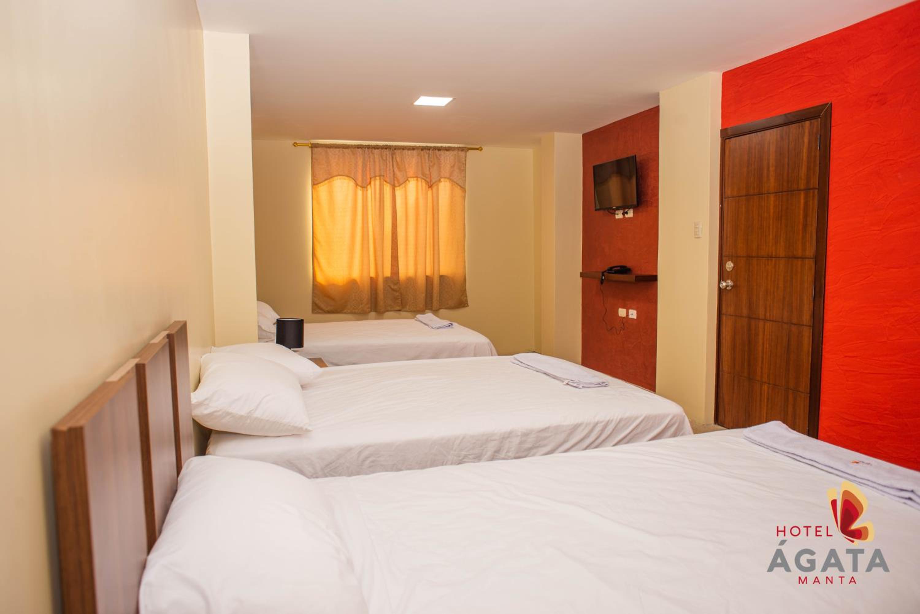 Quadruple Room With Private Bathroom photo 3