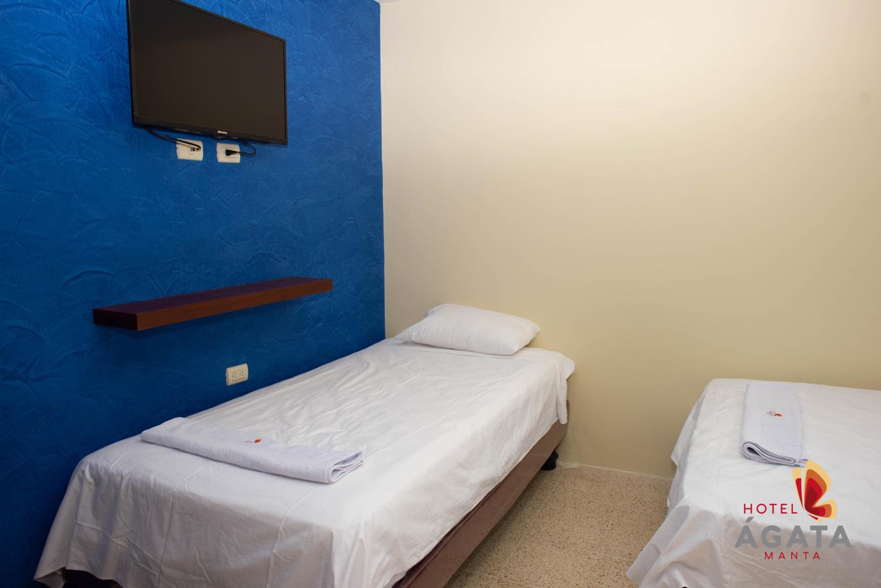 Twin Room With Private Bathroom photo 1