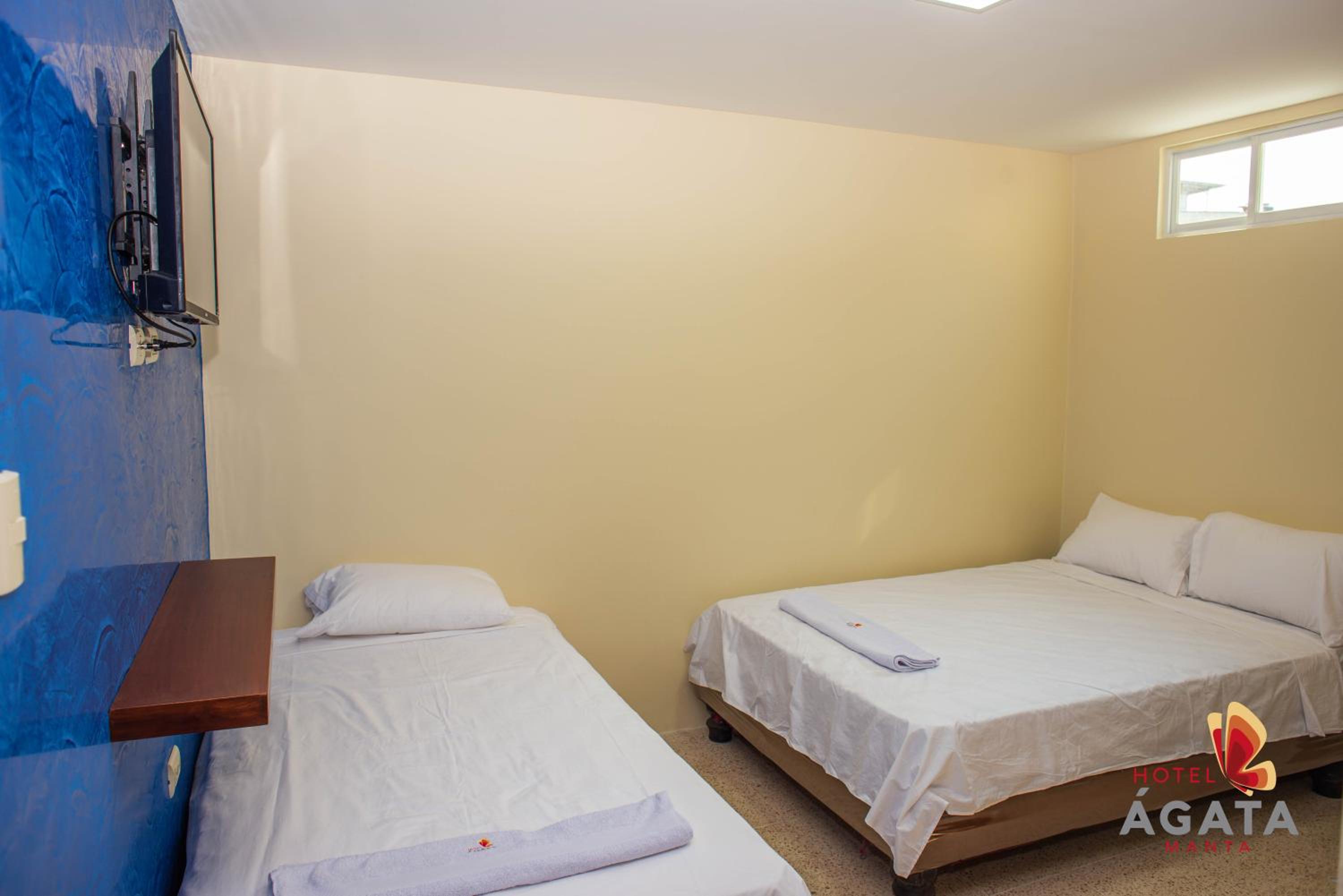 Twin Room With Private Bathroom photo 2