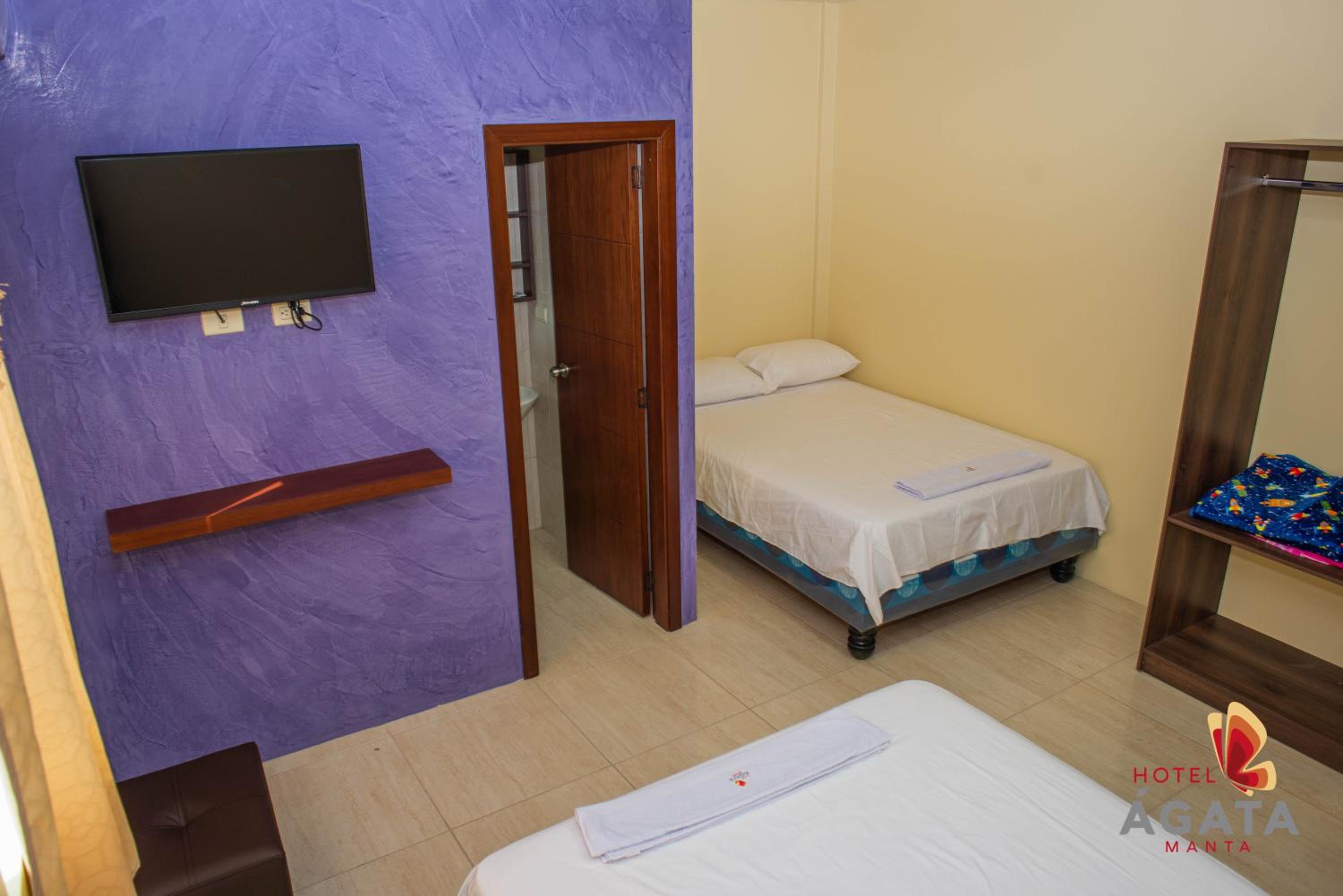 Twin Room With Private Bathroom photo 1