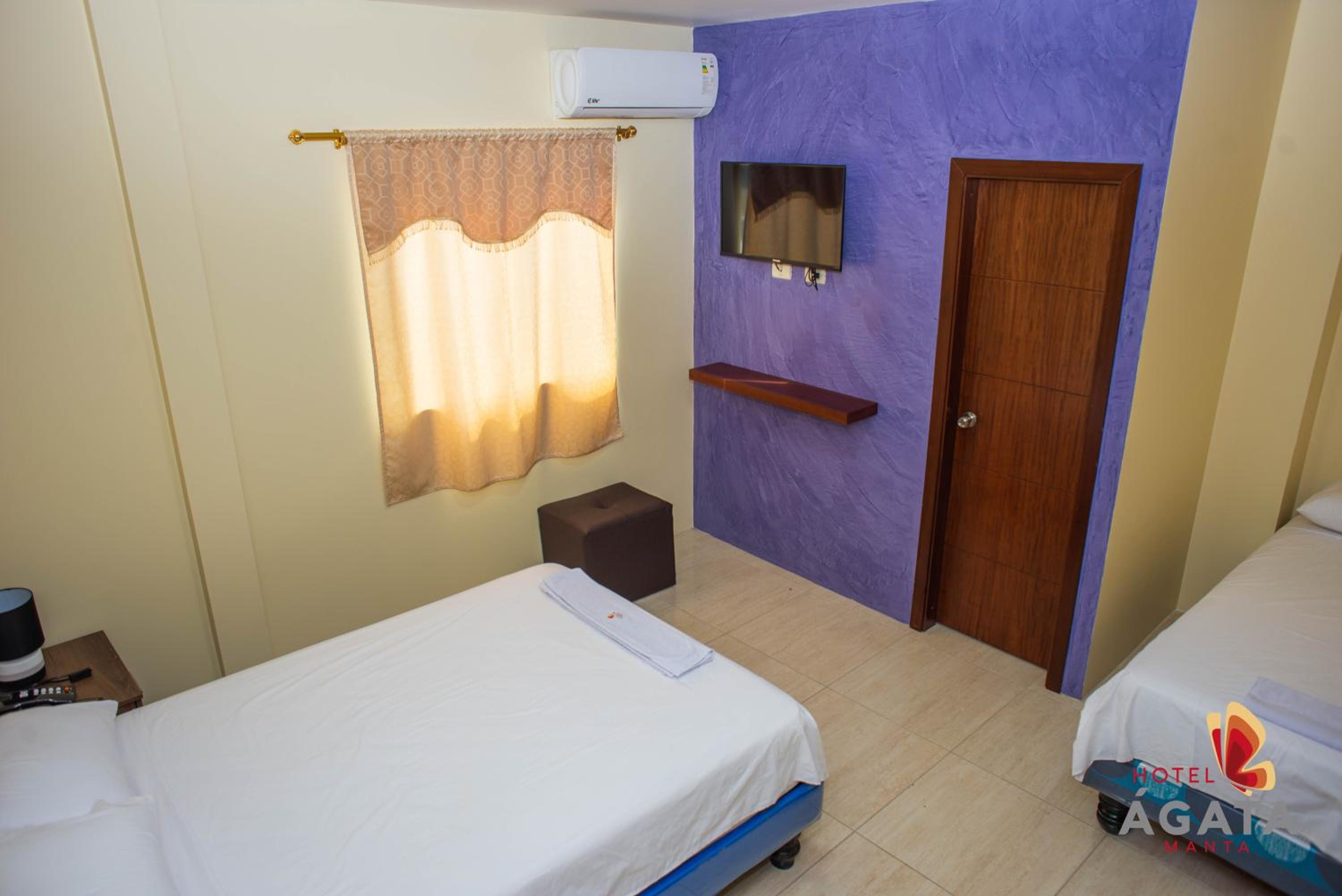 Twin Room With Private Bathroom photo 3