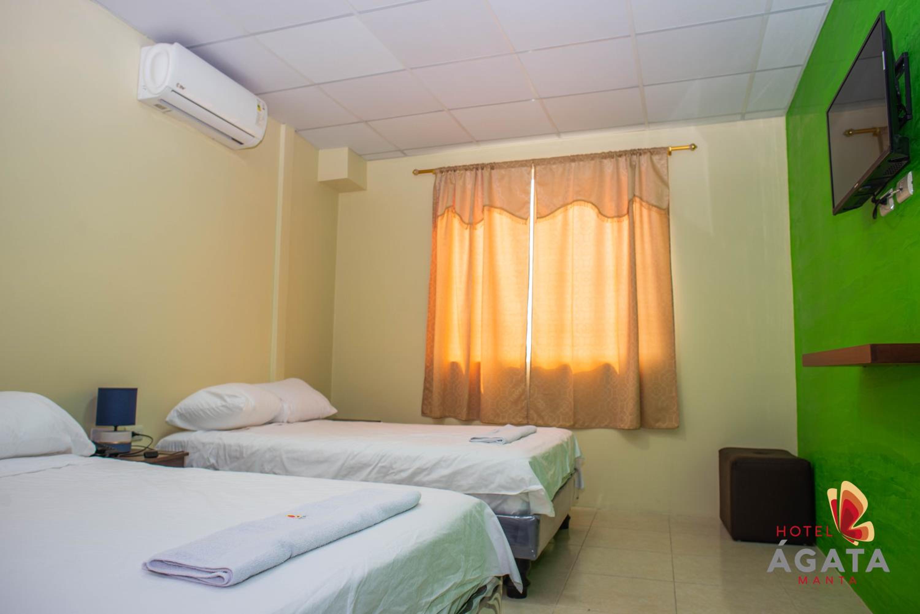 Twin Room With Private Bathroom photo 1