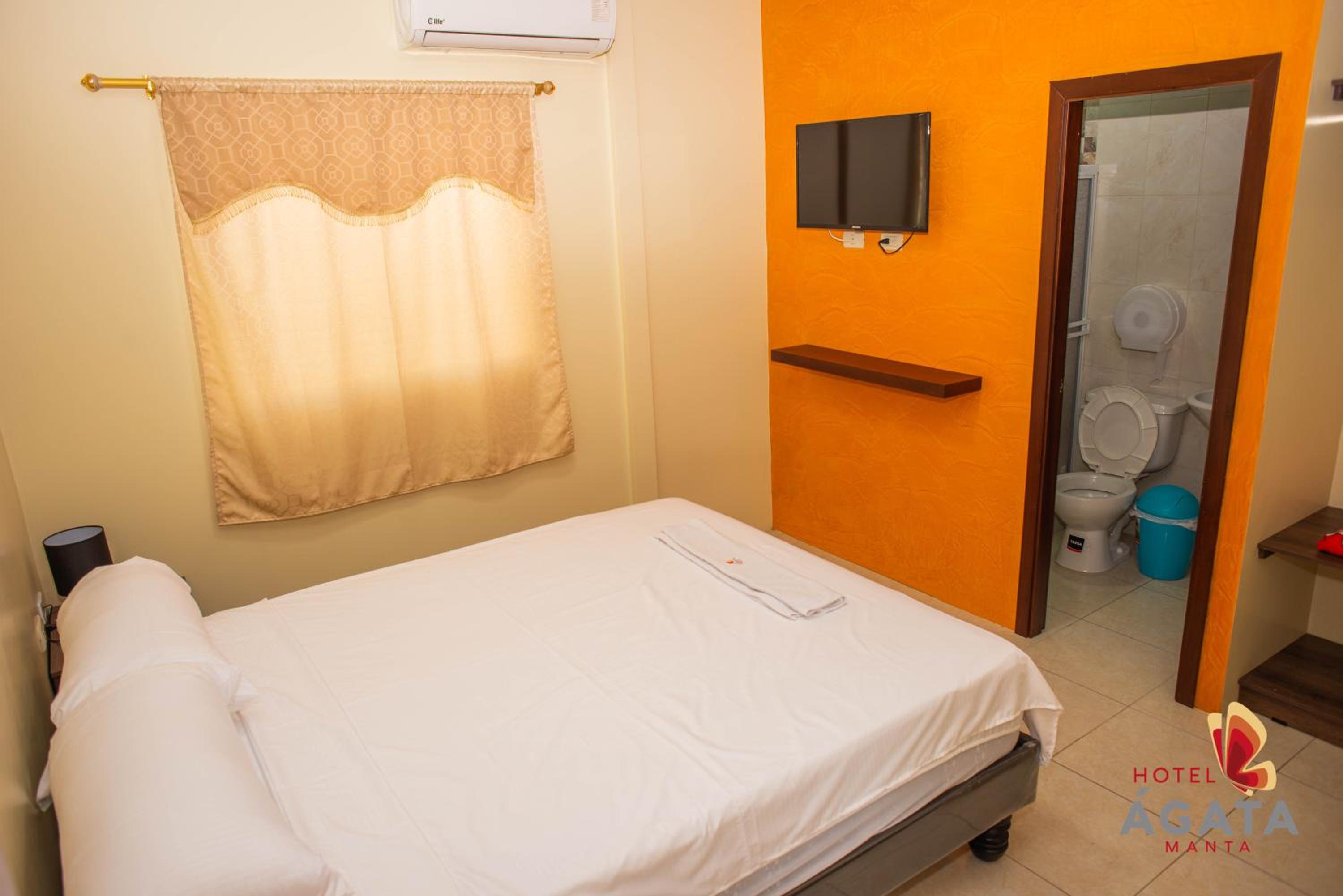 Double Room With Private Bathroom photo 1