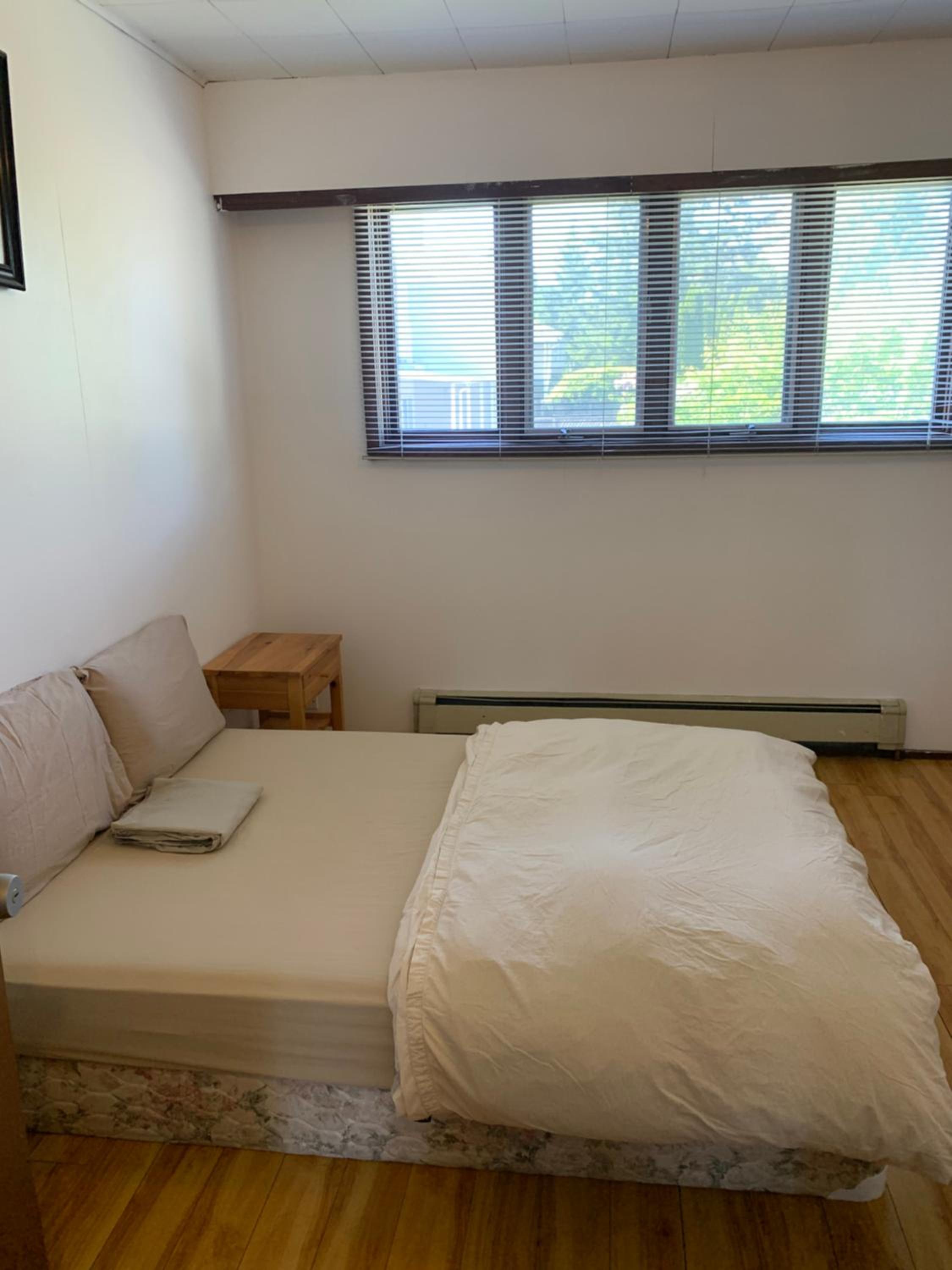 Double Room with Shared Bathroom photo 2