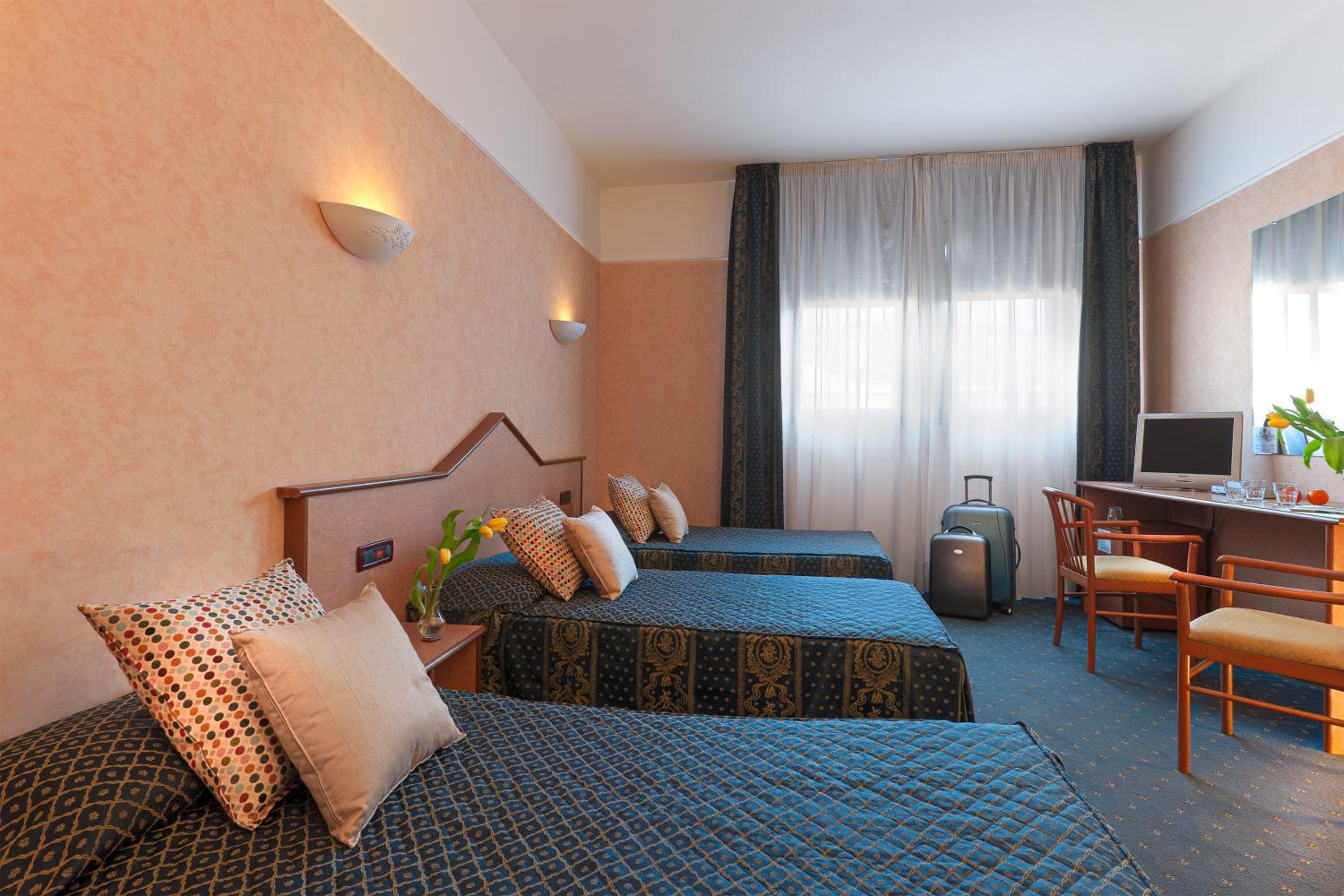 Triple Room - Photo 2