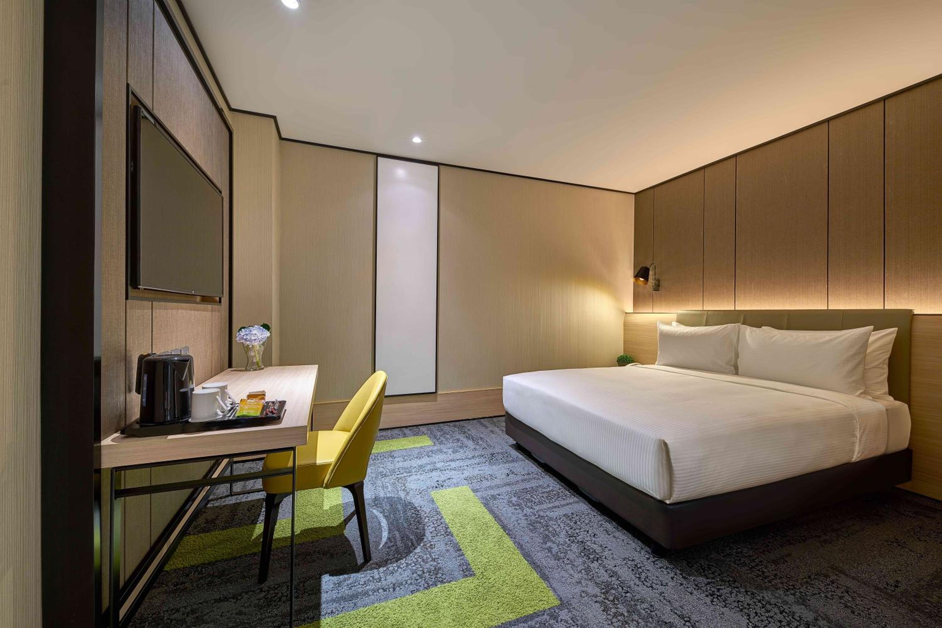 Double Plus Room (Queen) - 12 Hours photo 2