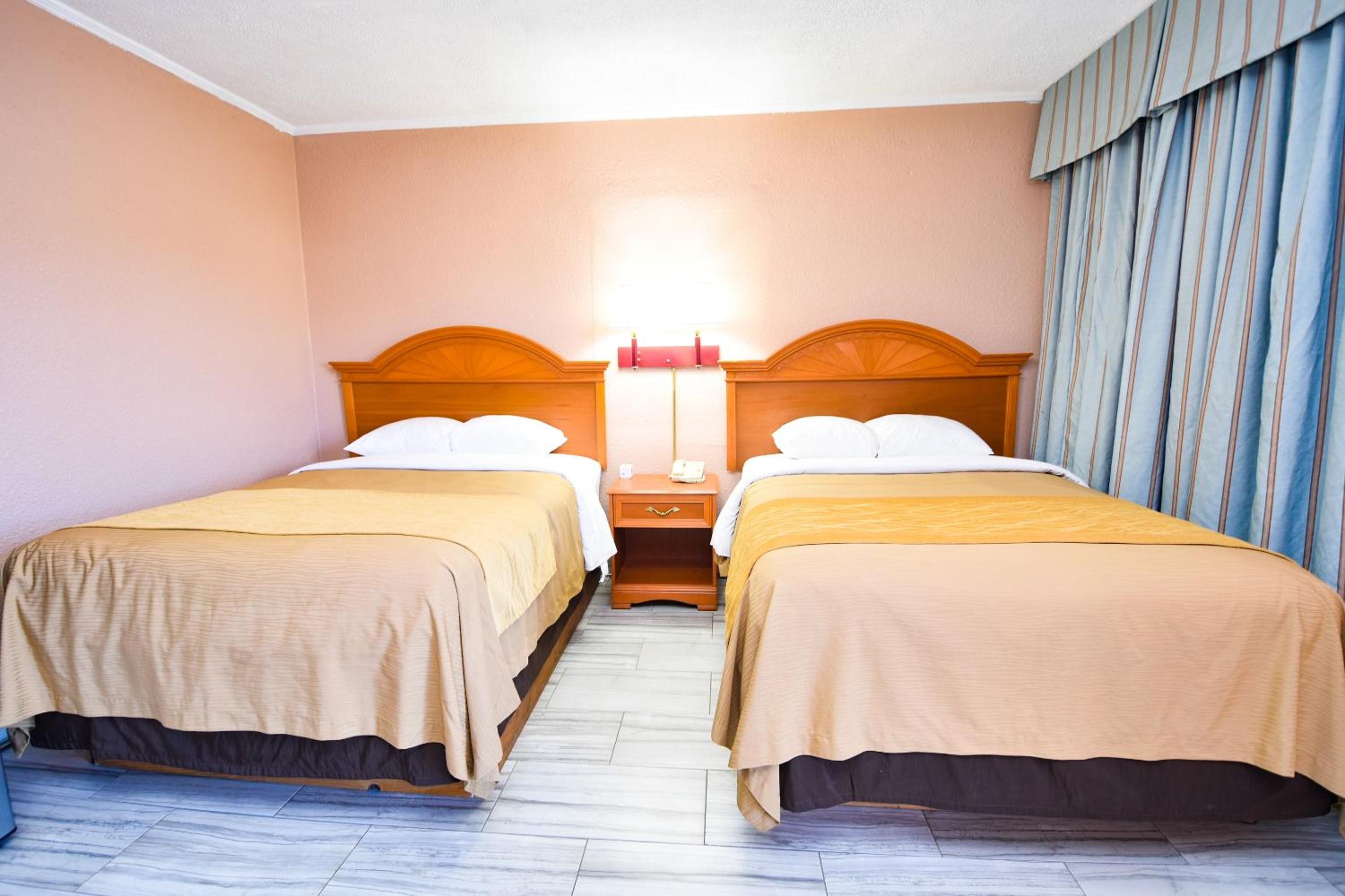 Double Room with Two Double Beds photo 1