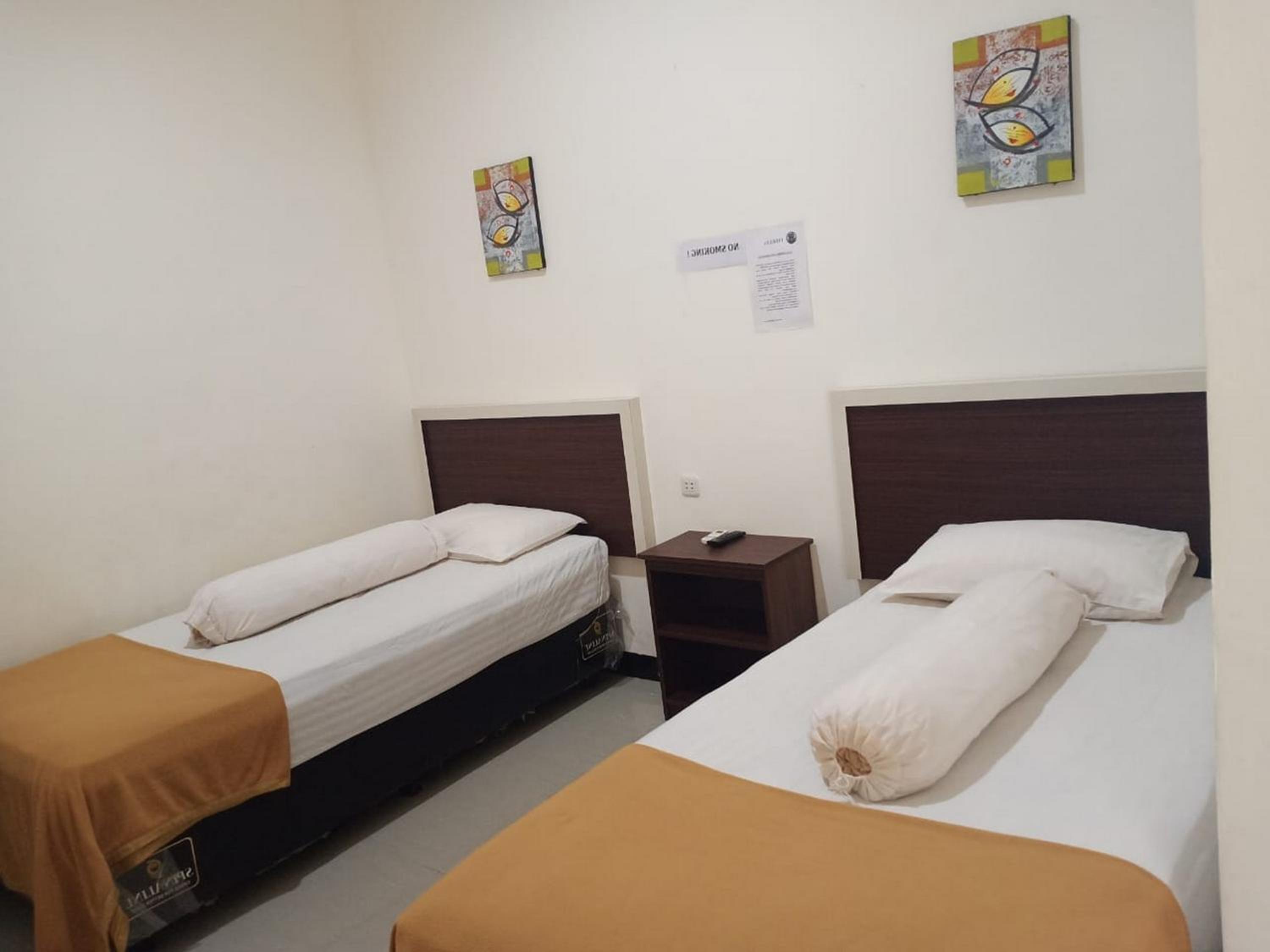 Twin Room - Photo 1