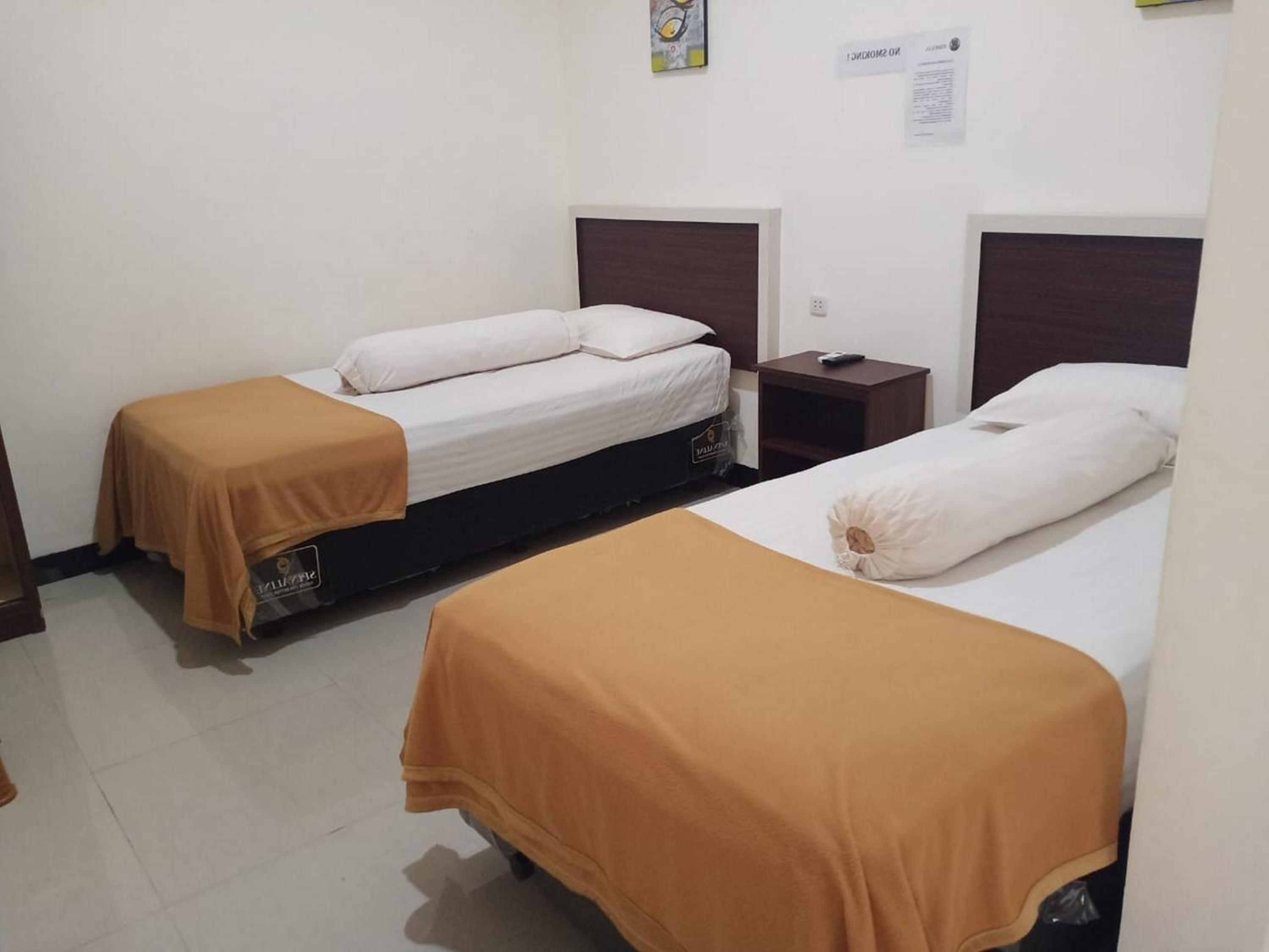 Twin Room - Photo 7