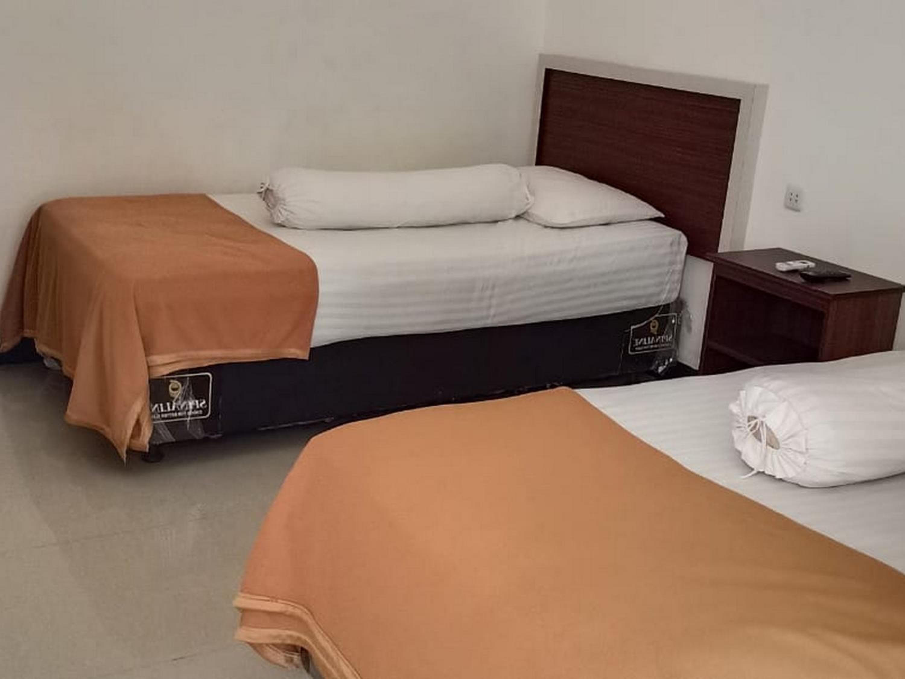 Twin Room - Photo 5