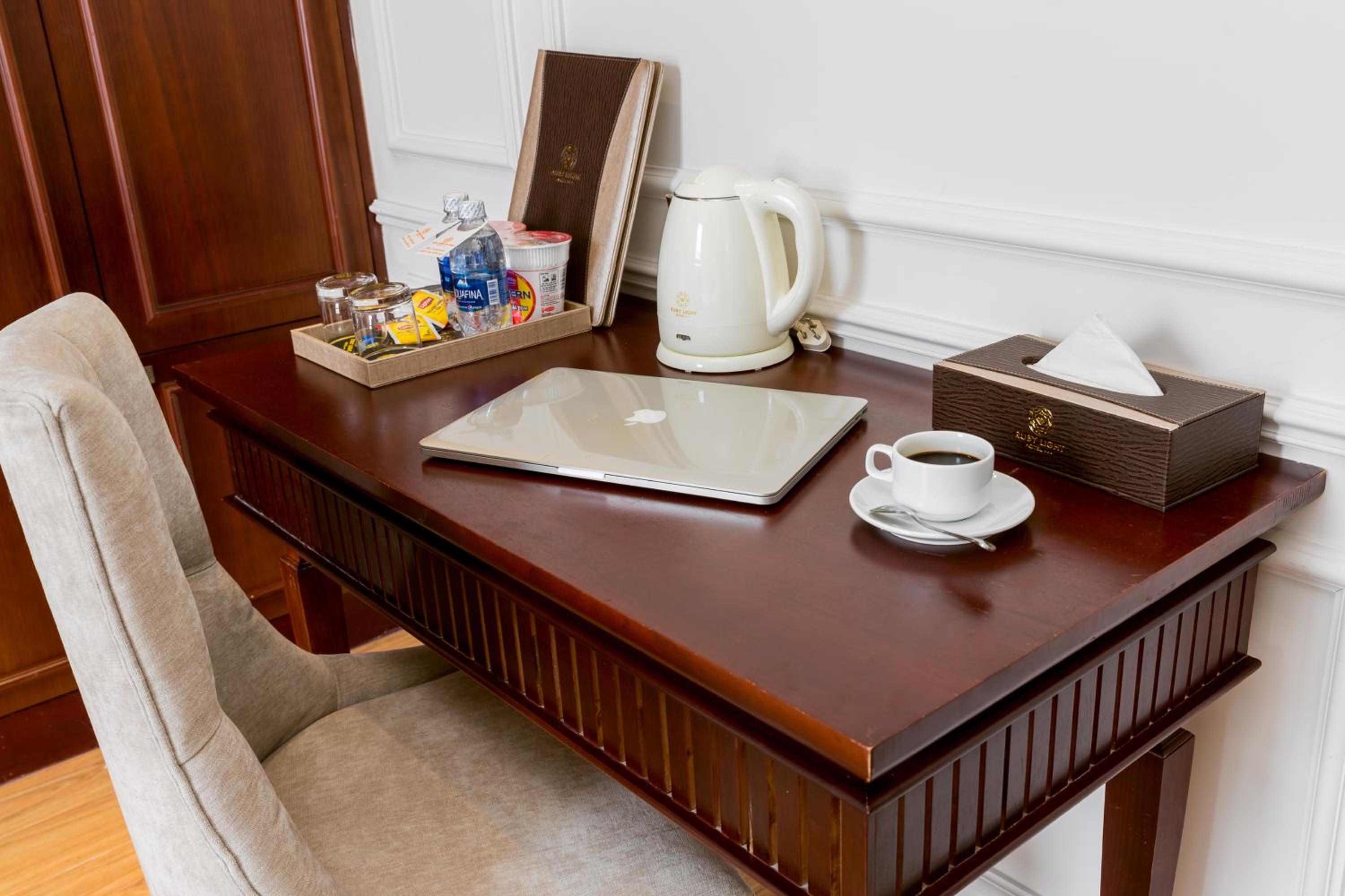 Standard Double Room - Photo 12