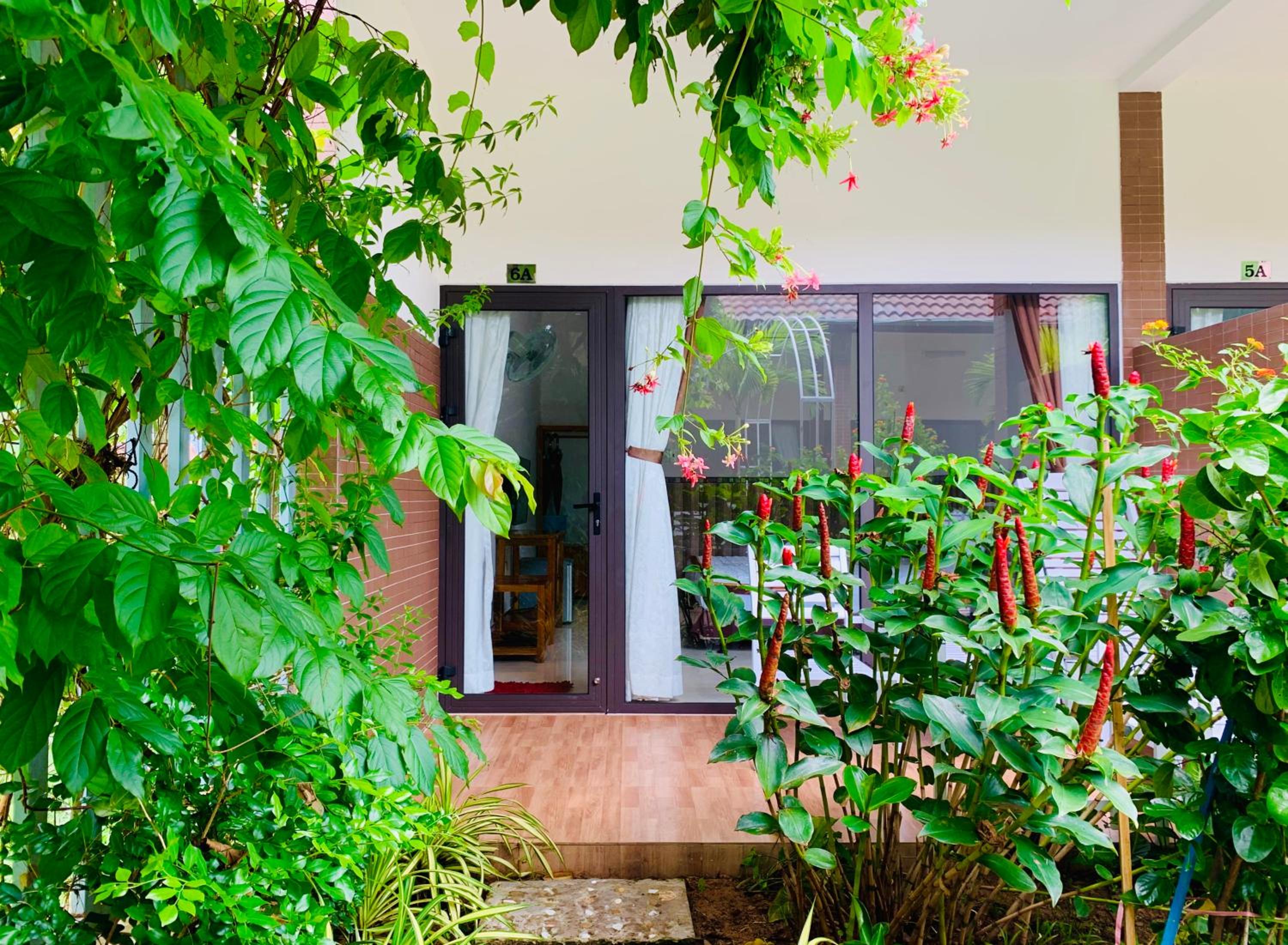 Triple Room with Garden View - Photo 11