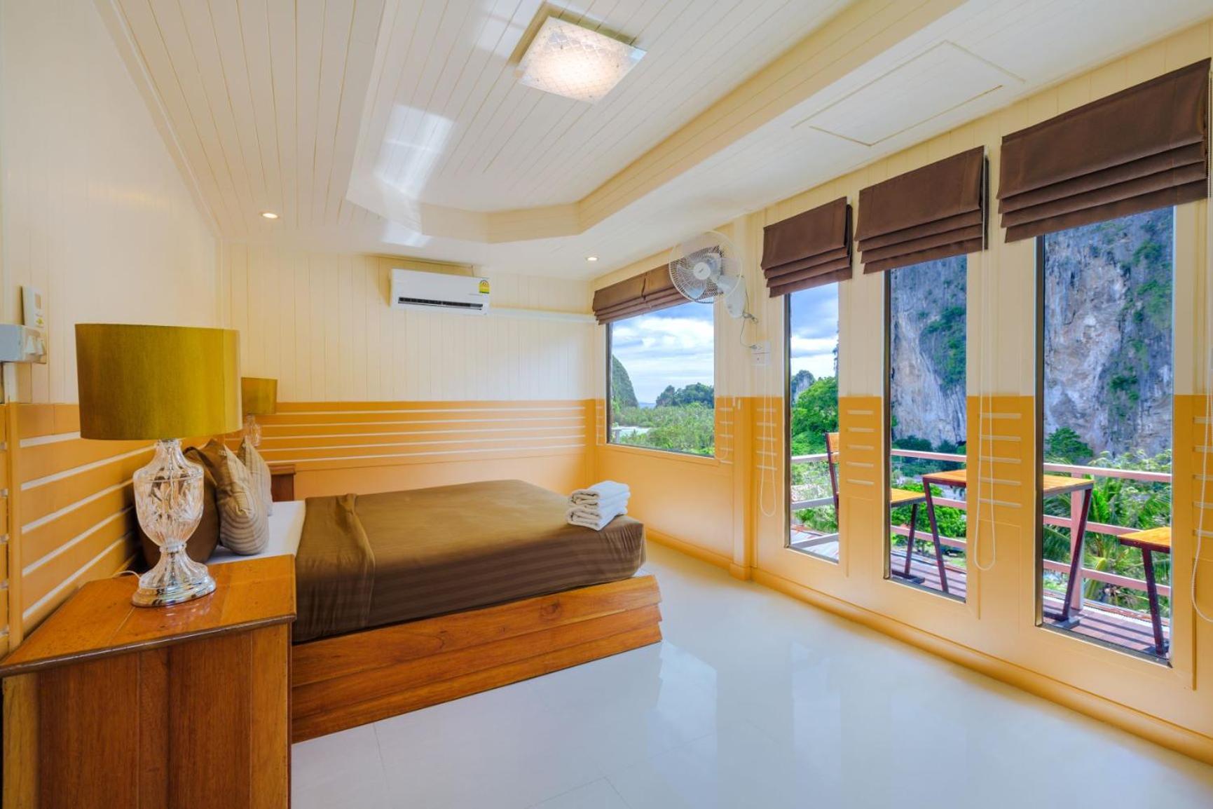 Double Room with Mountain View - Photo 10