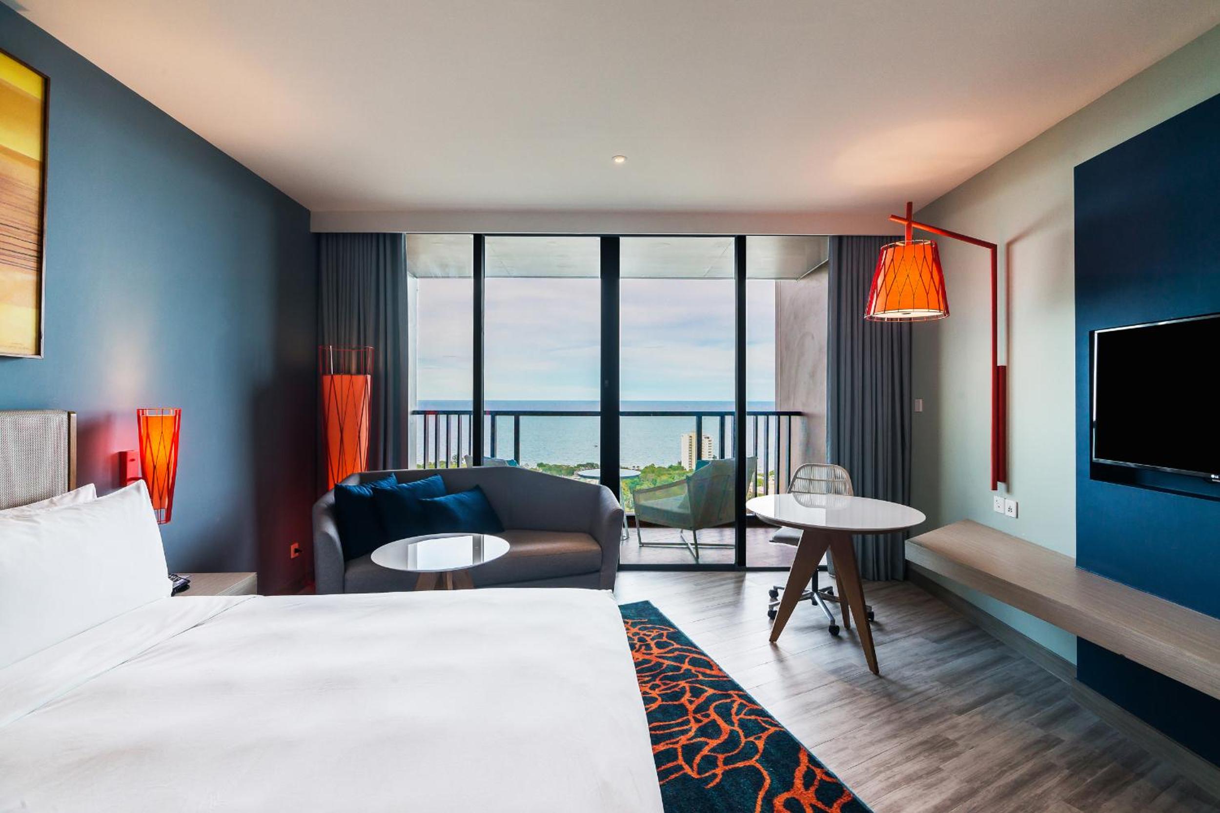 Standard King Room with Ocean View -High Floor