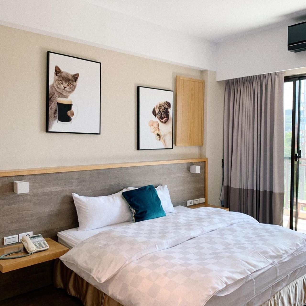 Queen Room