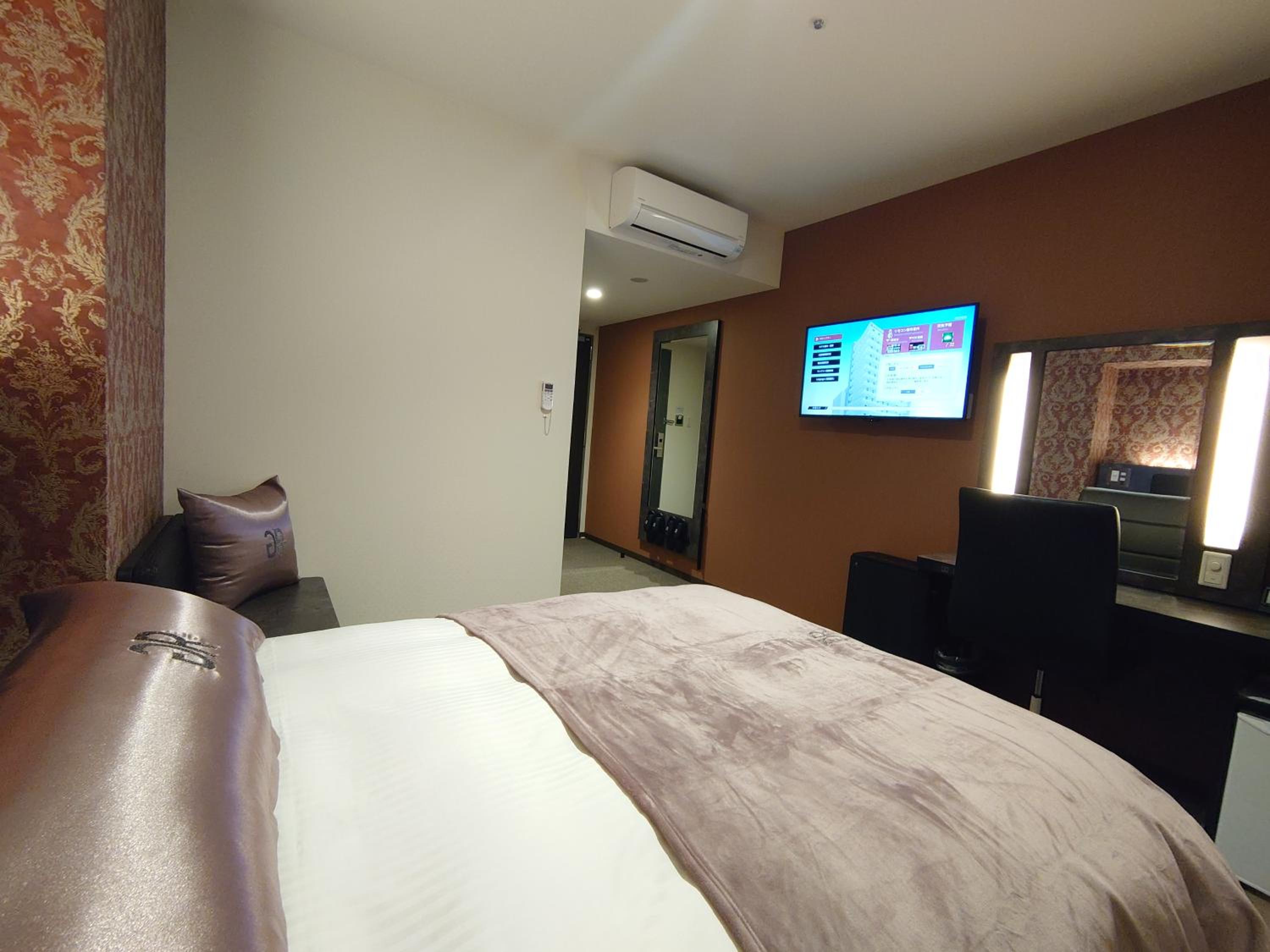 Premium Single Room - Non-Smoking - Photo 6