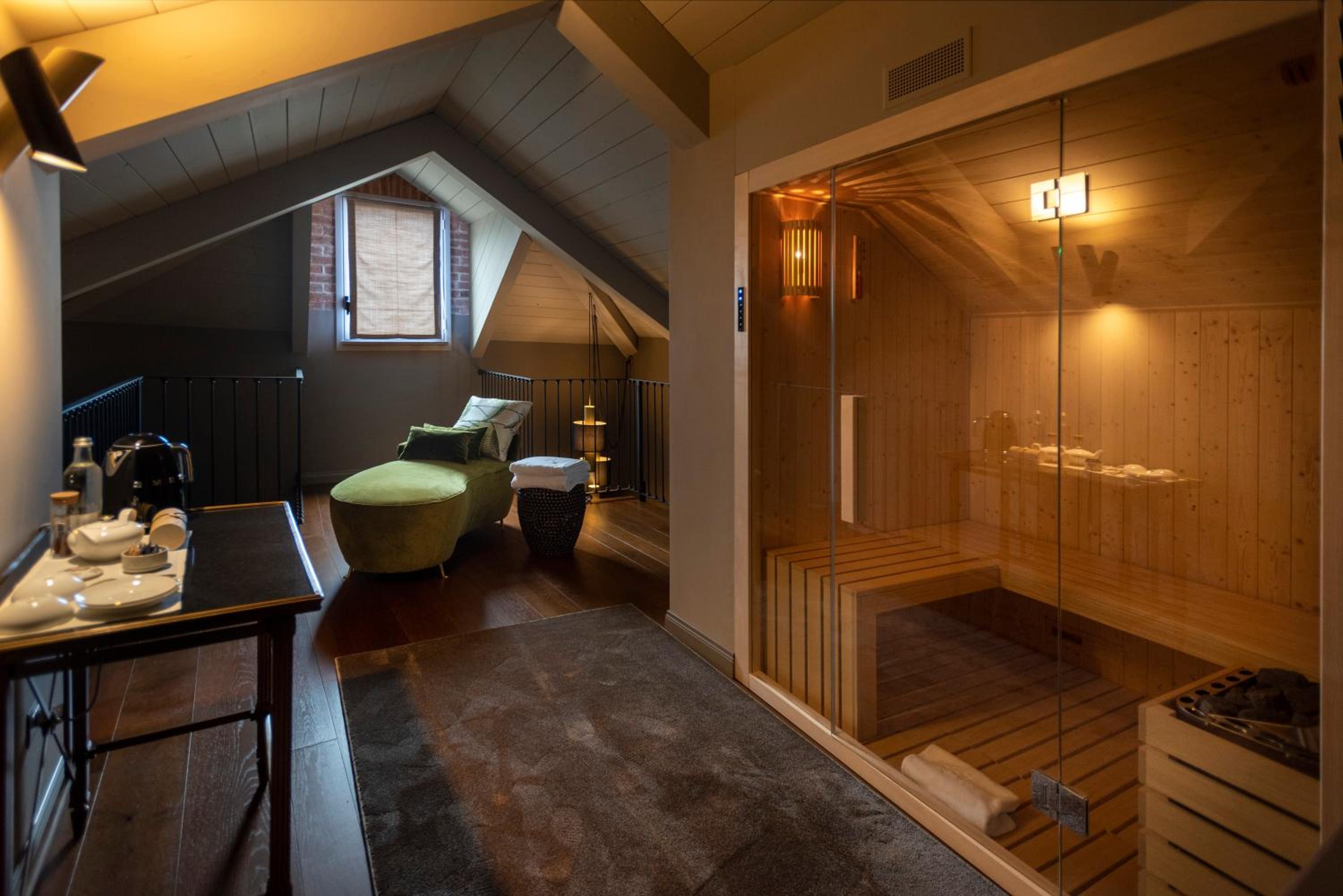 Suite - Photo 2