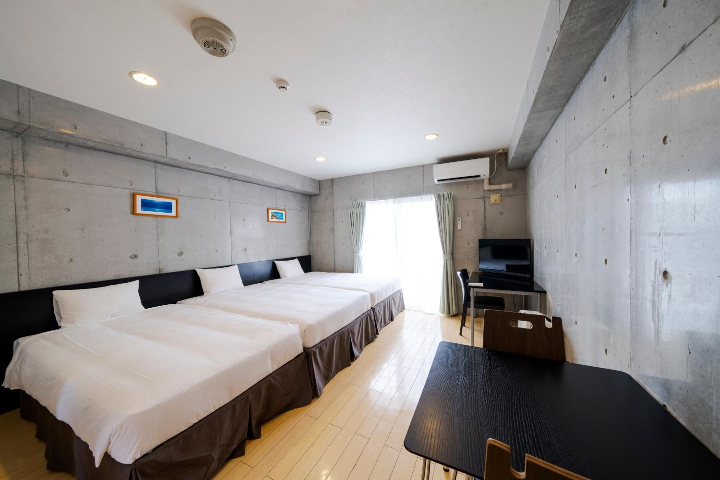 Residence Triple Room with Kitchen - Main Building - Non-Smoking