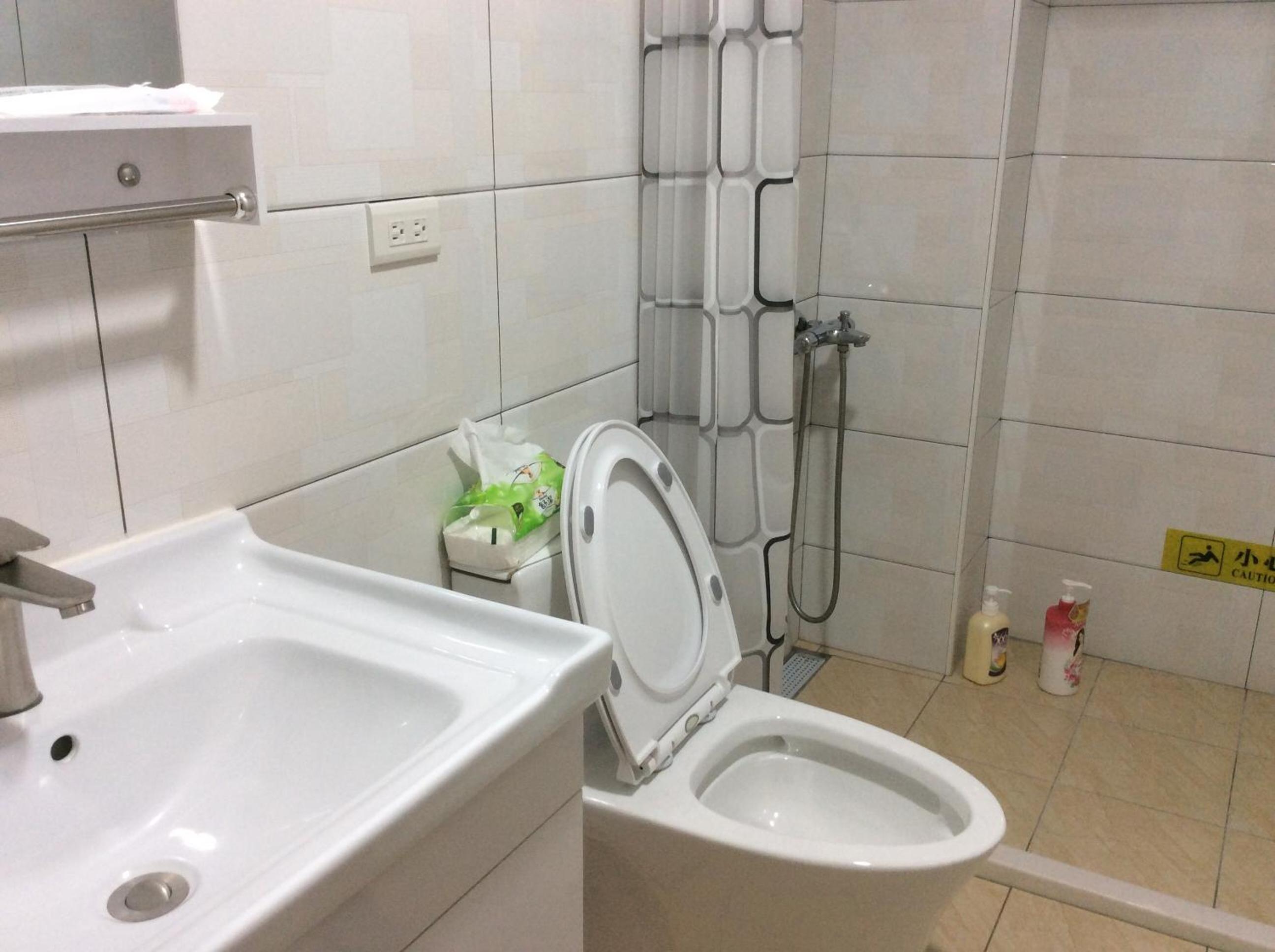 Twin Room with Bathroom photo 3