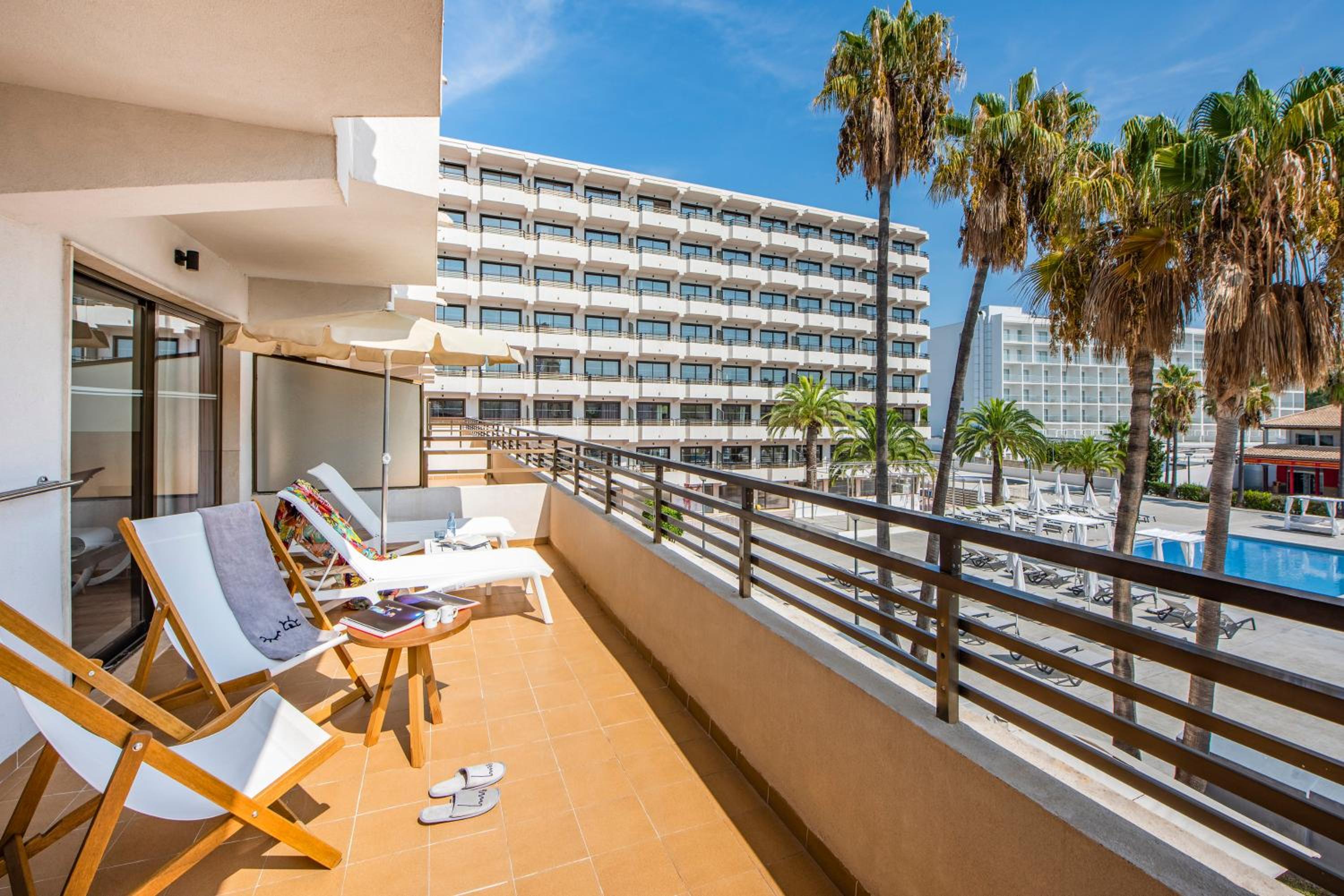 The Loft Pool View Solarium