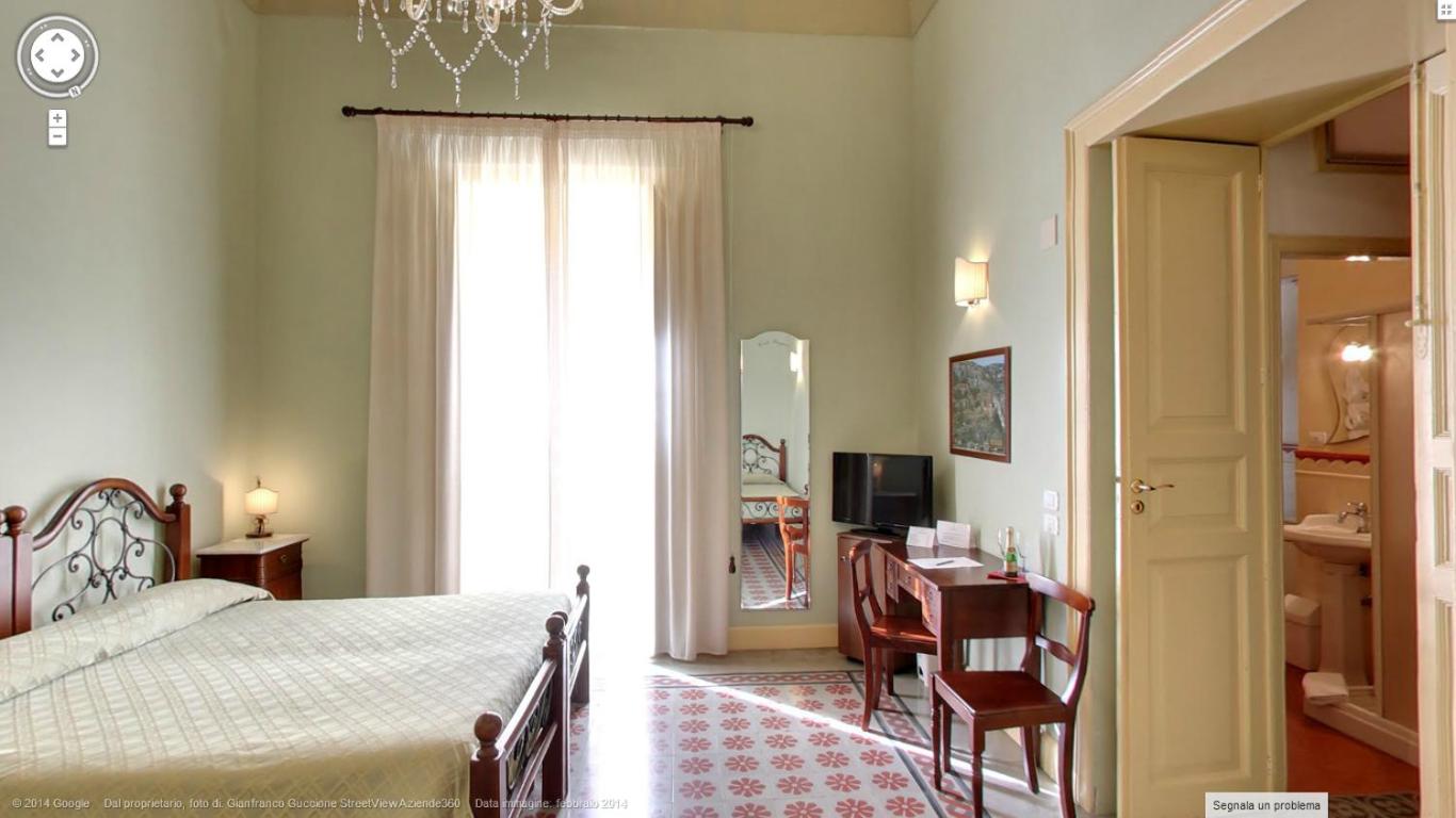 Quadruple Room with Balcony - Photo 5