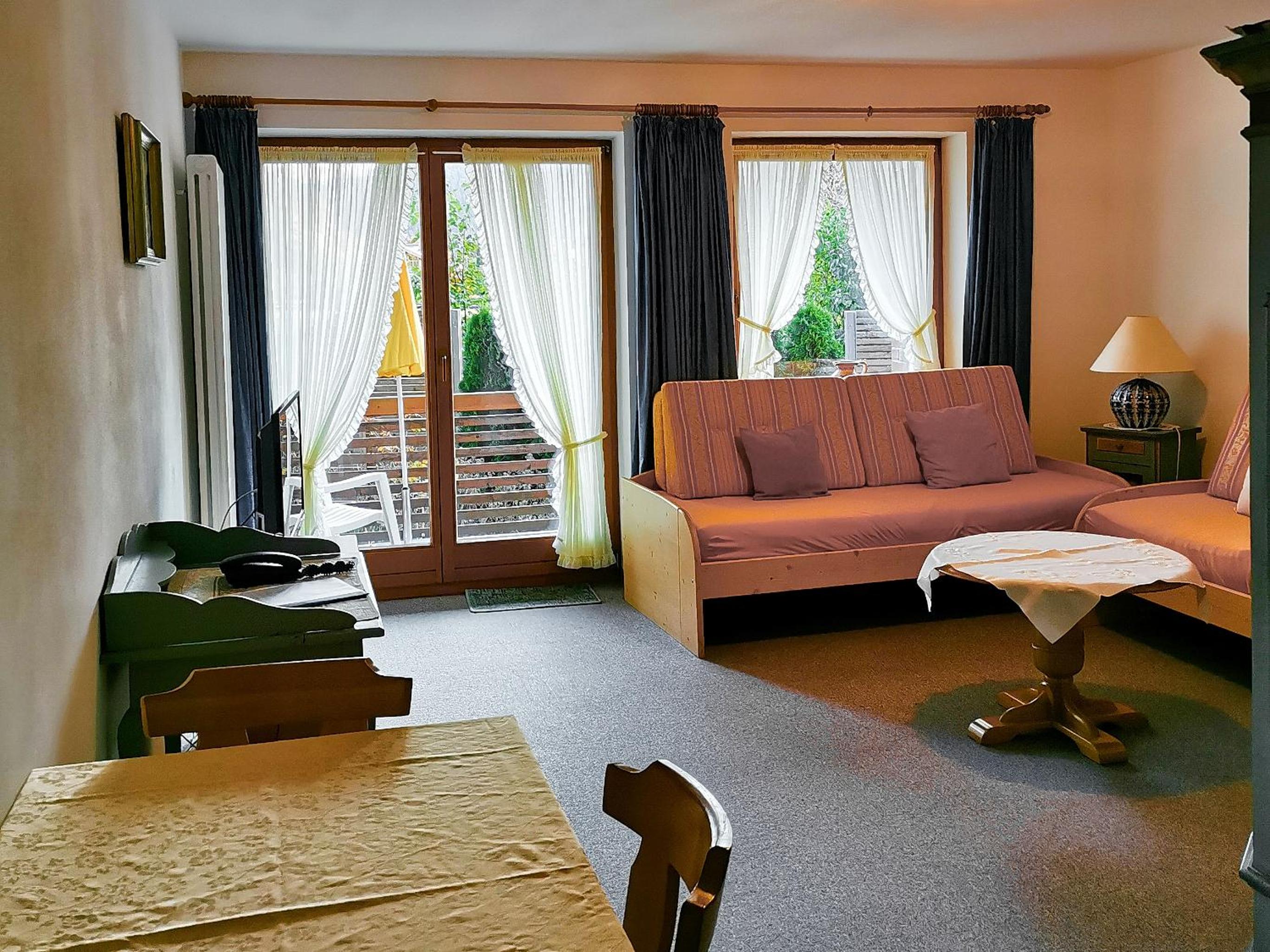 One-Bedroom Apartment with Terrace photo 1