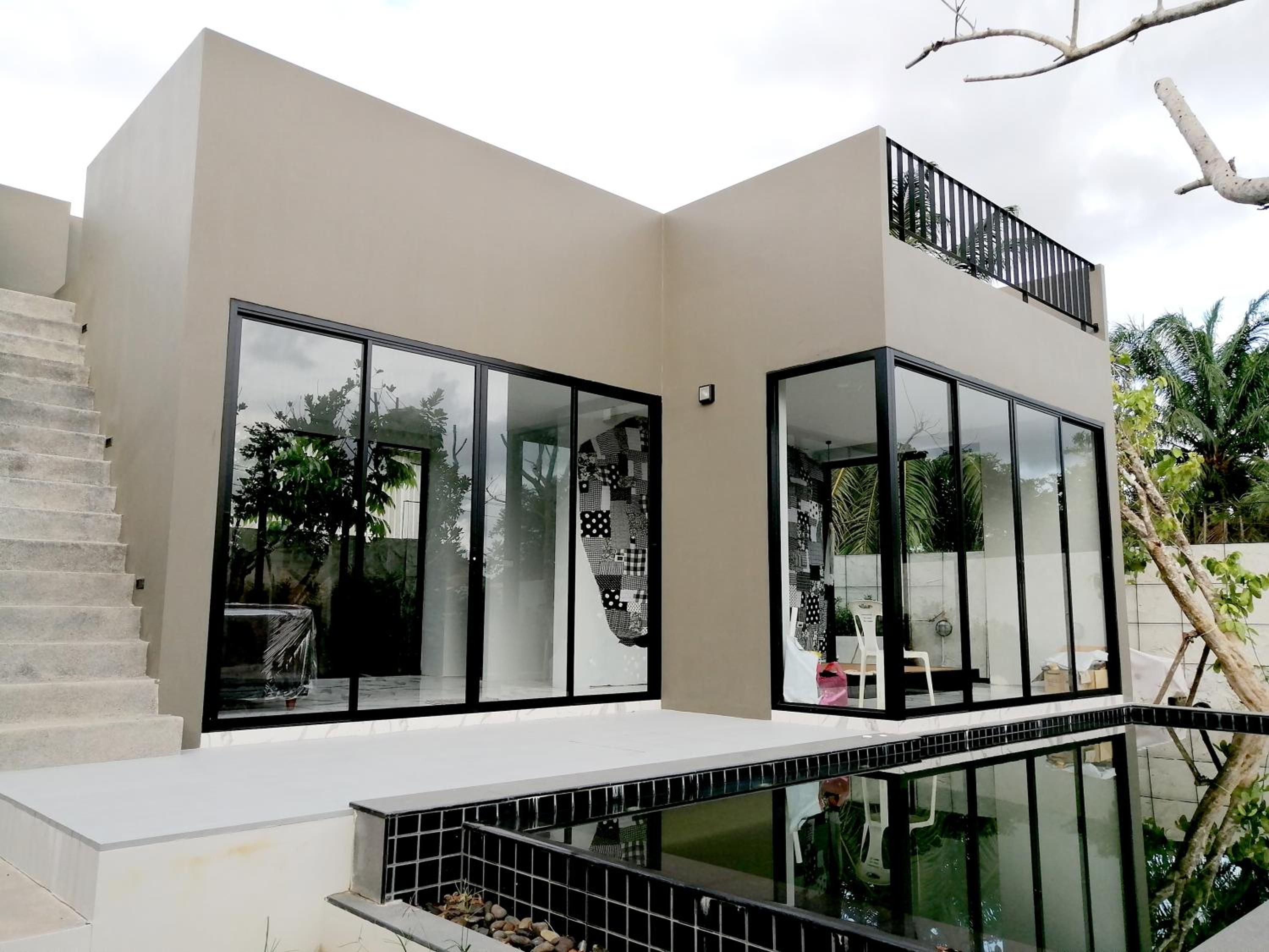 Villa with Private Pool - Photo 2