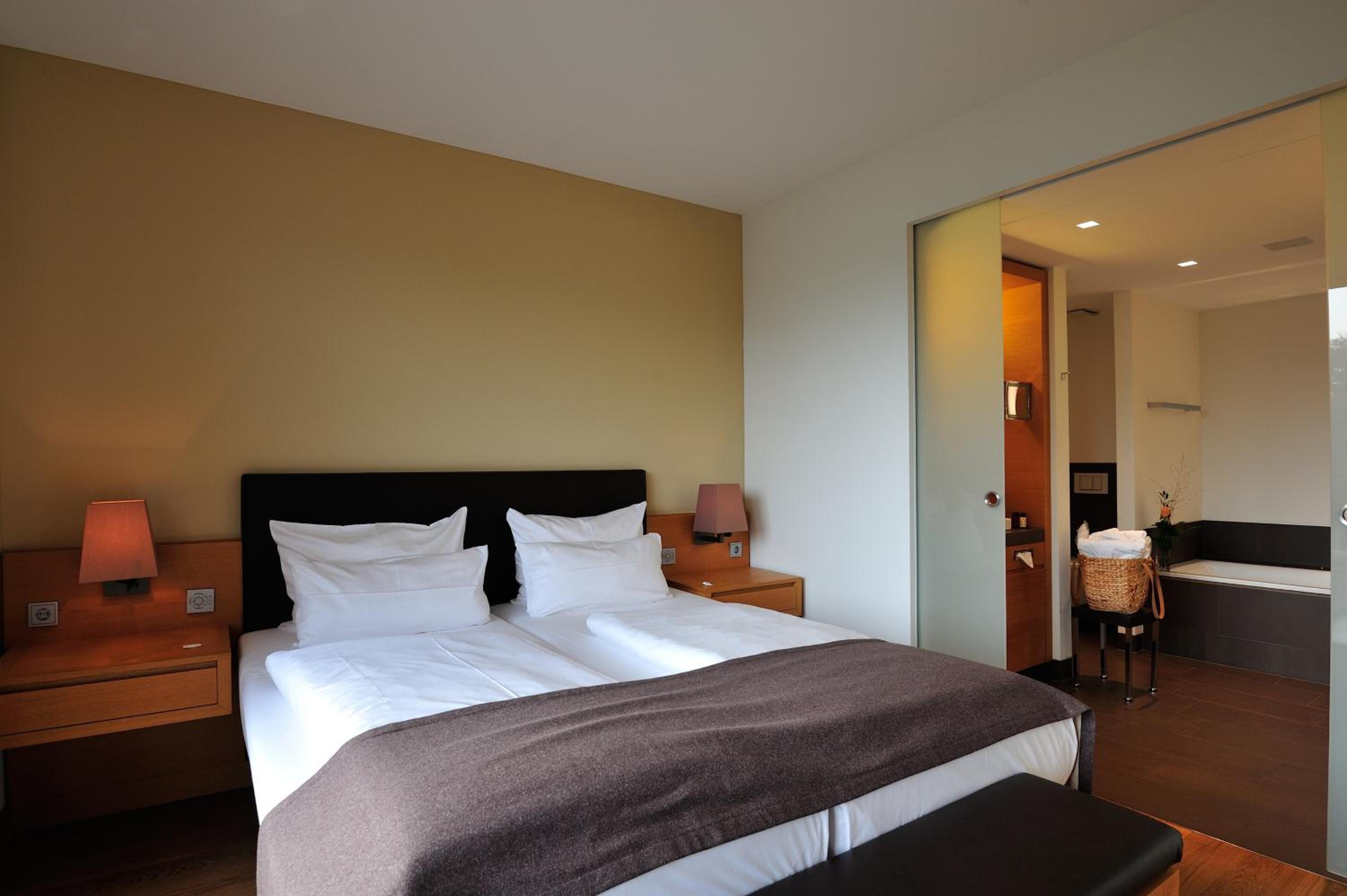 Suite - Photo 2