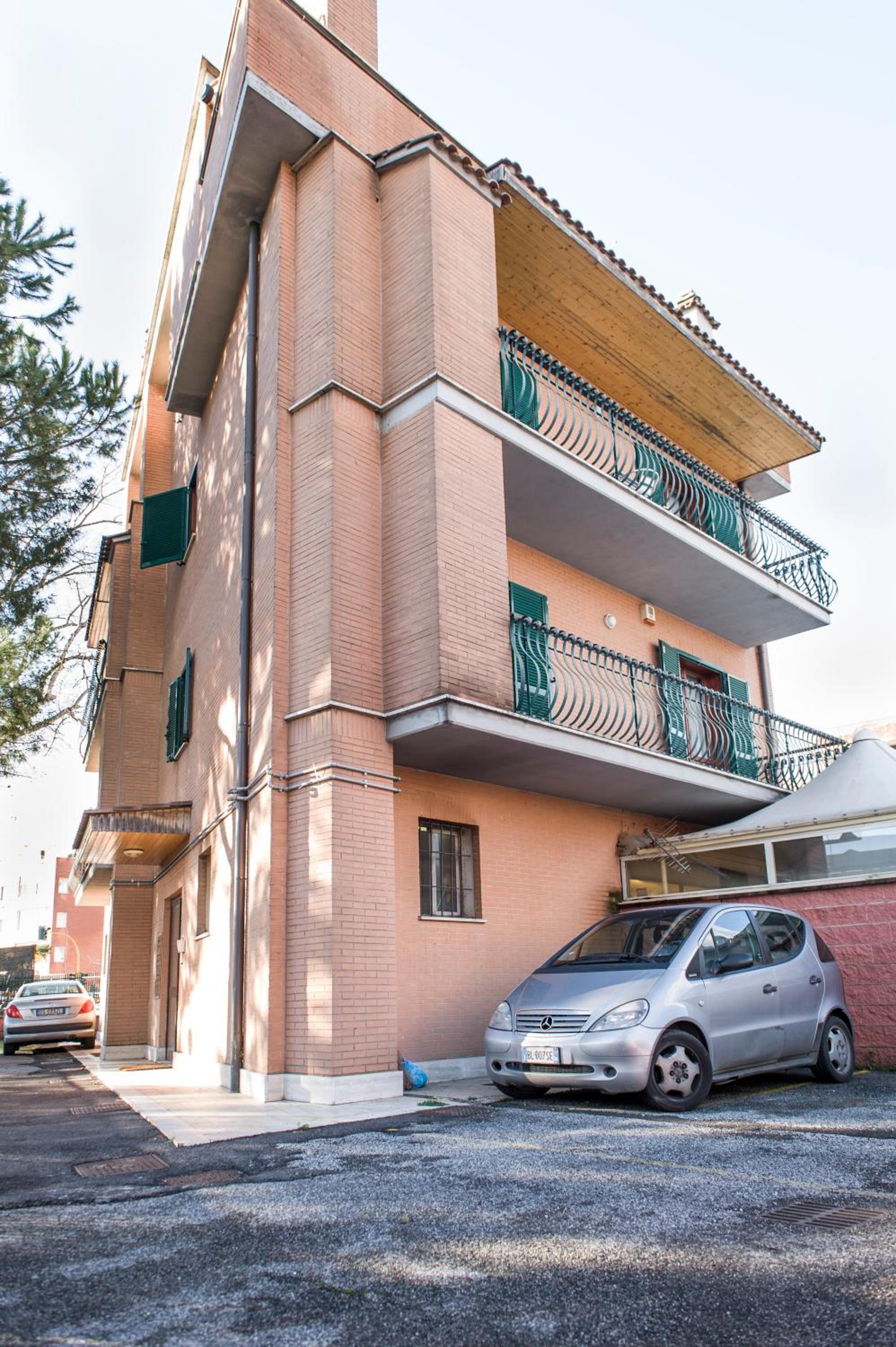 One-Bedroom Apartment with Balcony photo 2