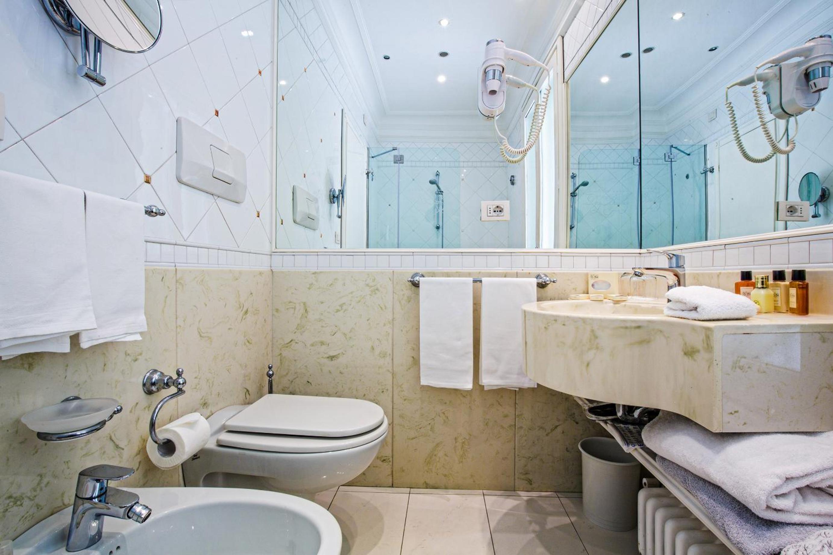 Classic Double or Twin Room - Photo 3