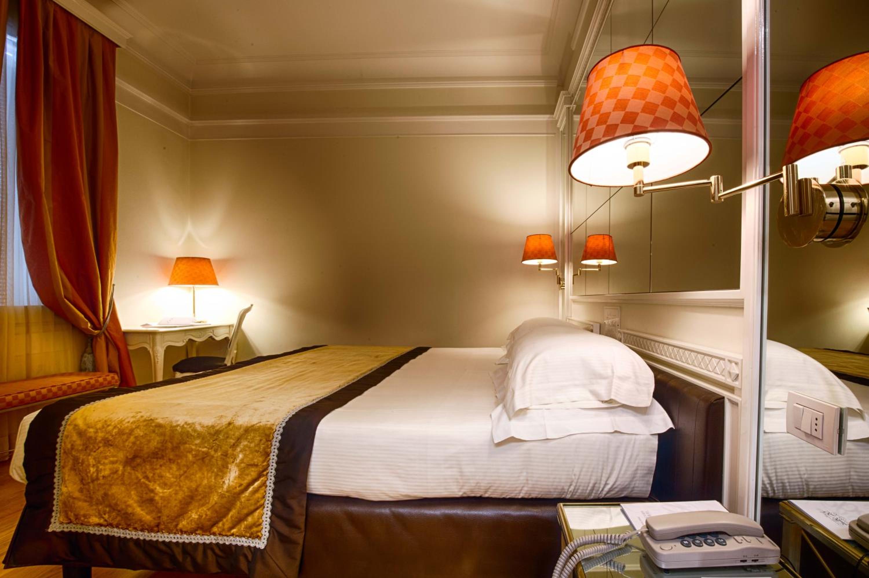 Classic Double or Twin Room - Photo 1