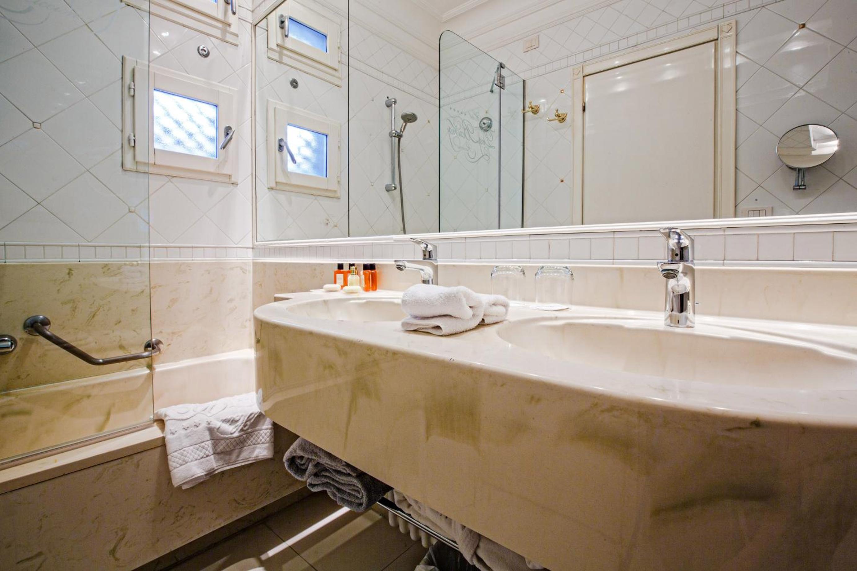 Comfort Double or Twin Room - Photo 2