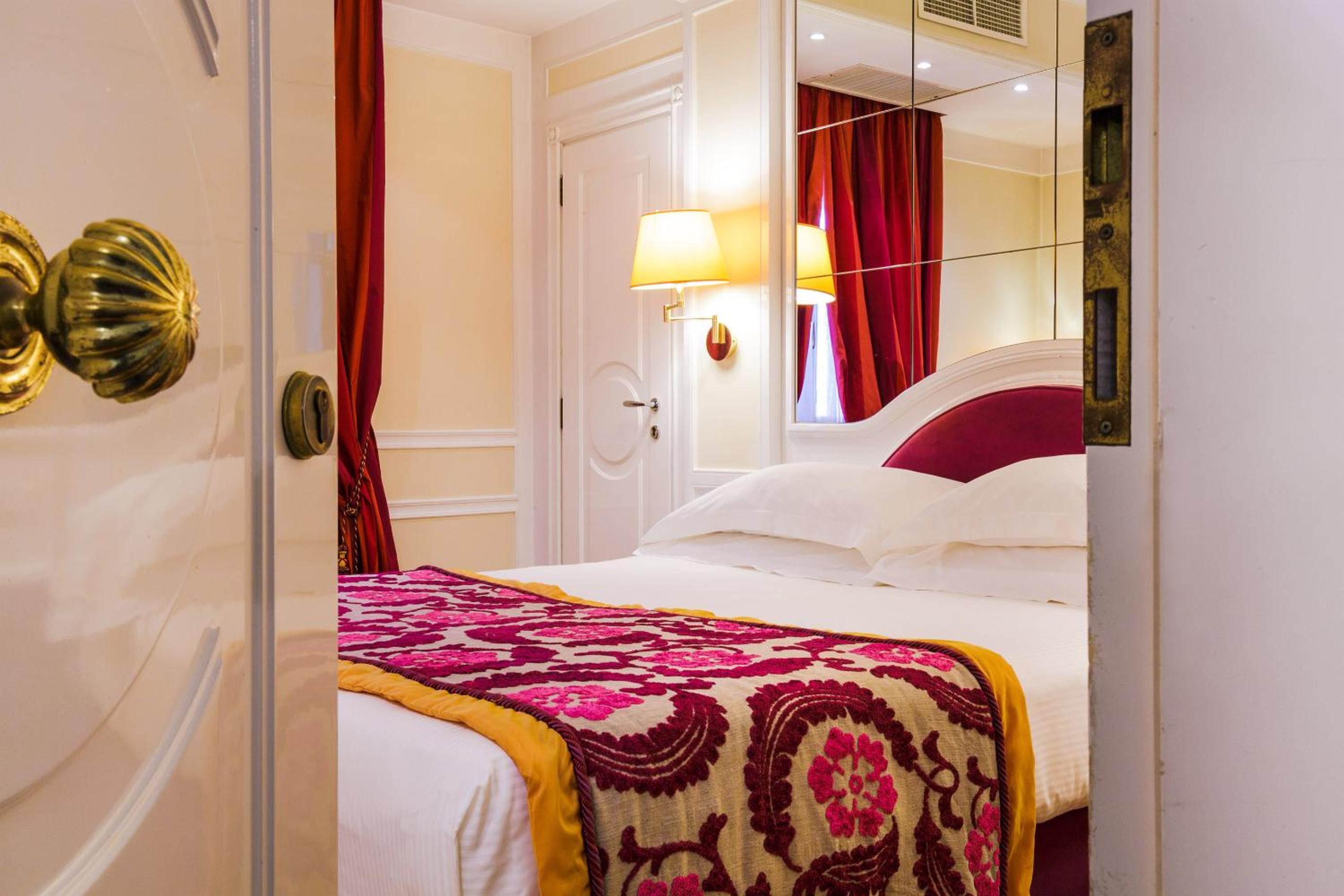 Basic Double or Twin Room - Photo 1