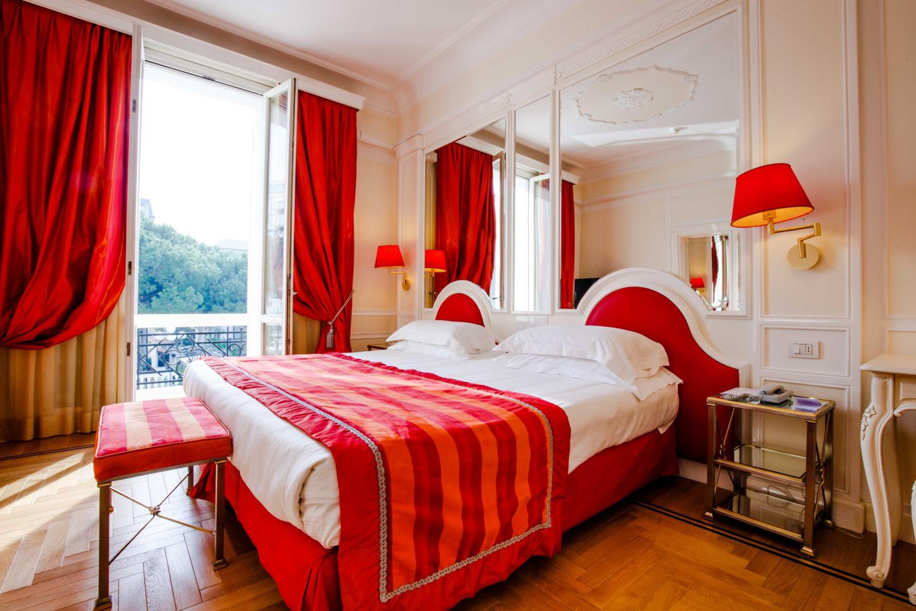 Deluxe Double or Twin Room - Photo 4