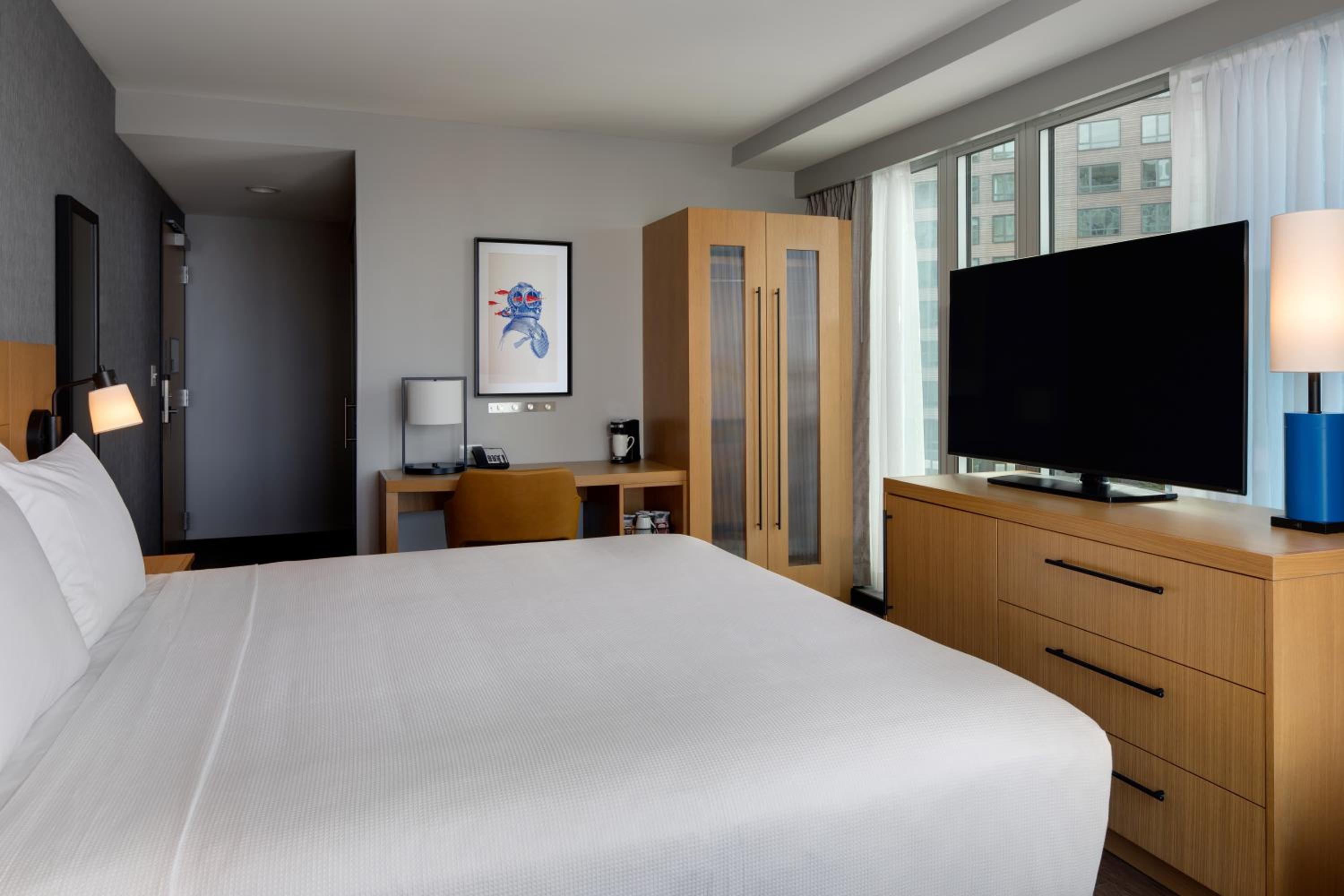 King Room with Sofa Bed and Harbor View - Photo 1