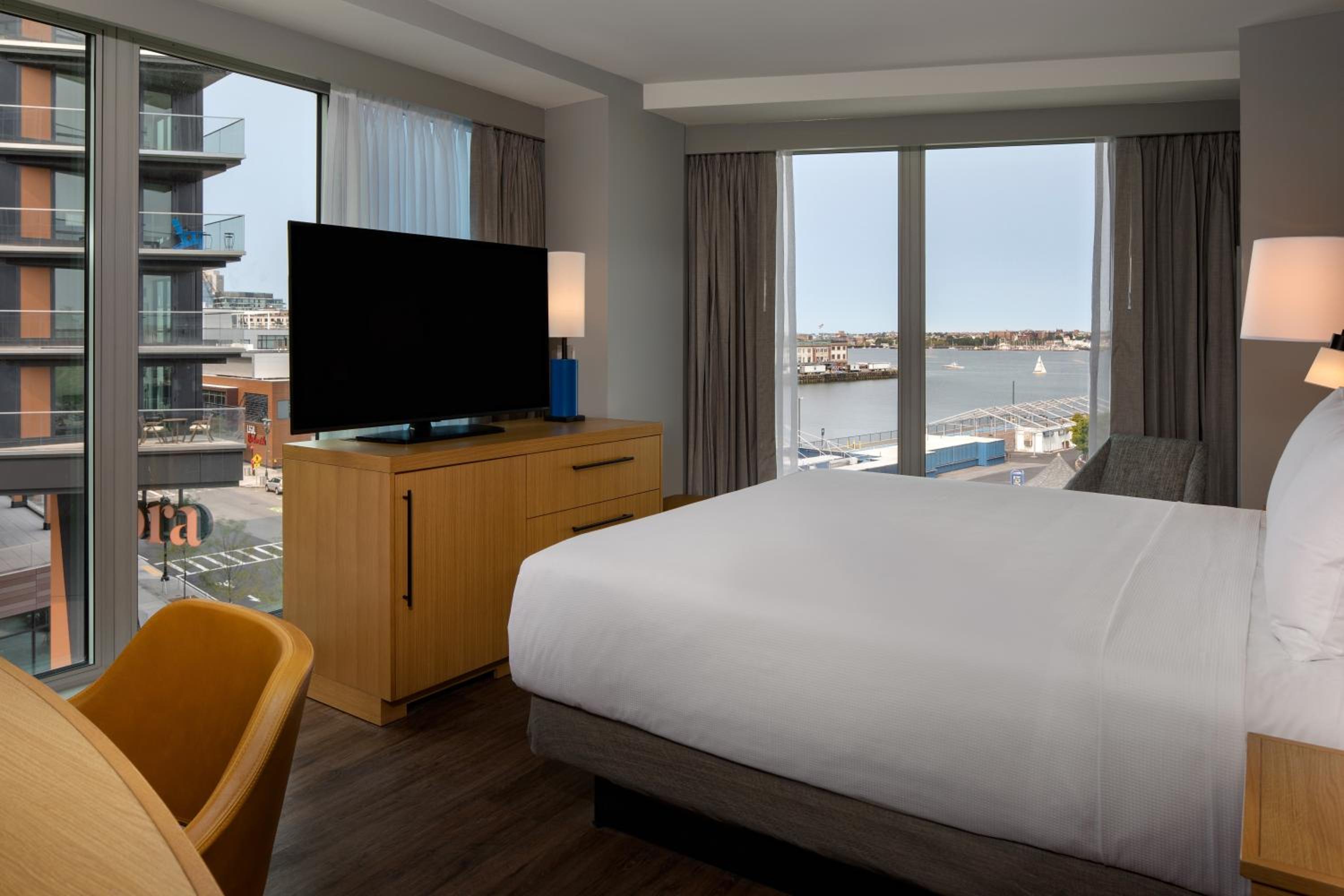 King Room with Harbor View - Photo 2