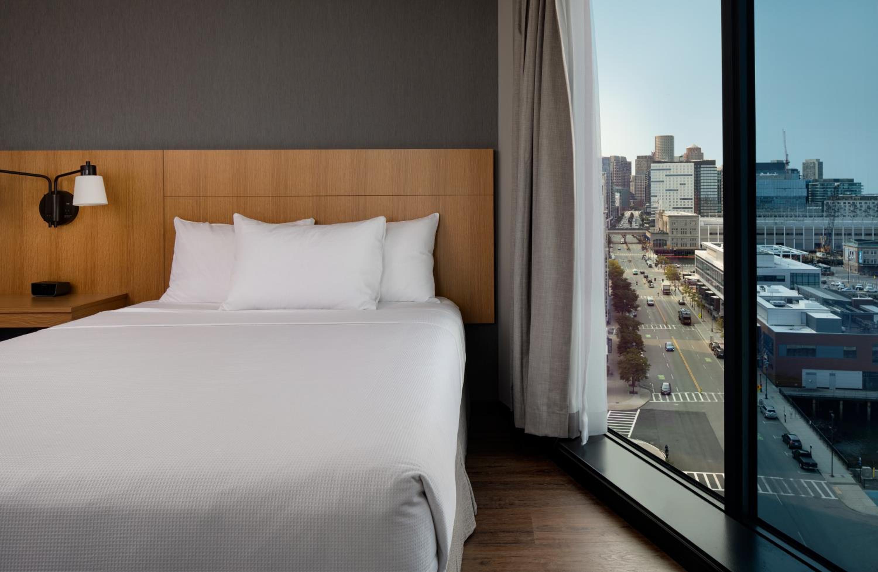 Queen Room with Two Queen Beds, View and Accessible Tub - Photo 3